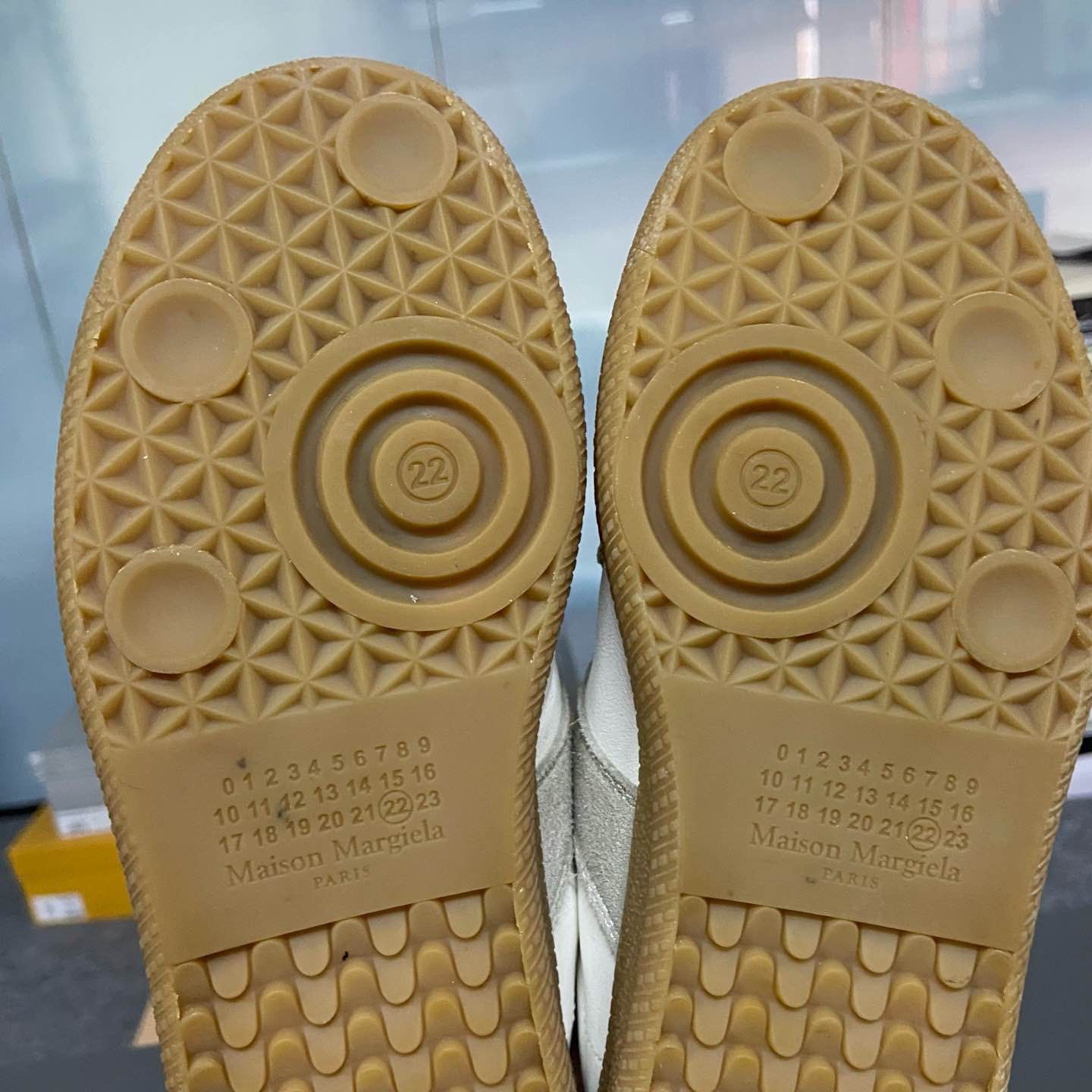 Maison Margiela Maison Margiela Replica Sneakers Size 35.5 Size US 5.5 / IT 35.5 - 8 Thumbnail
