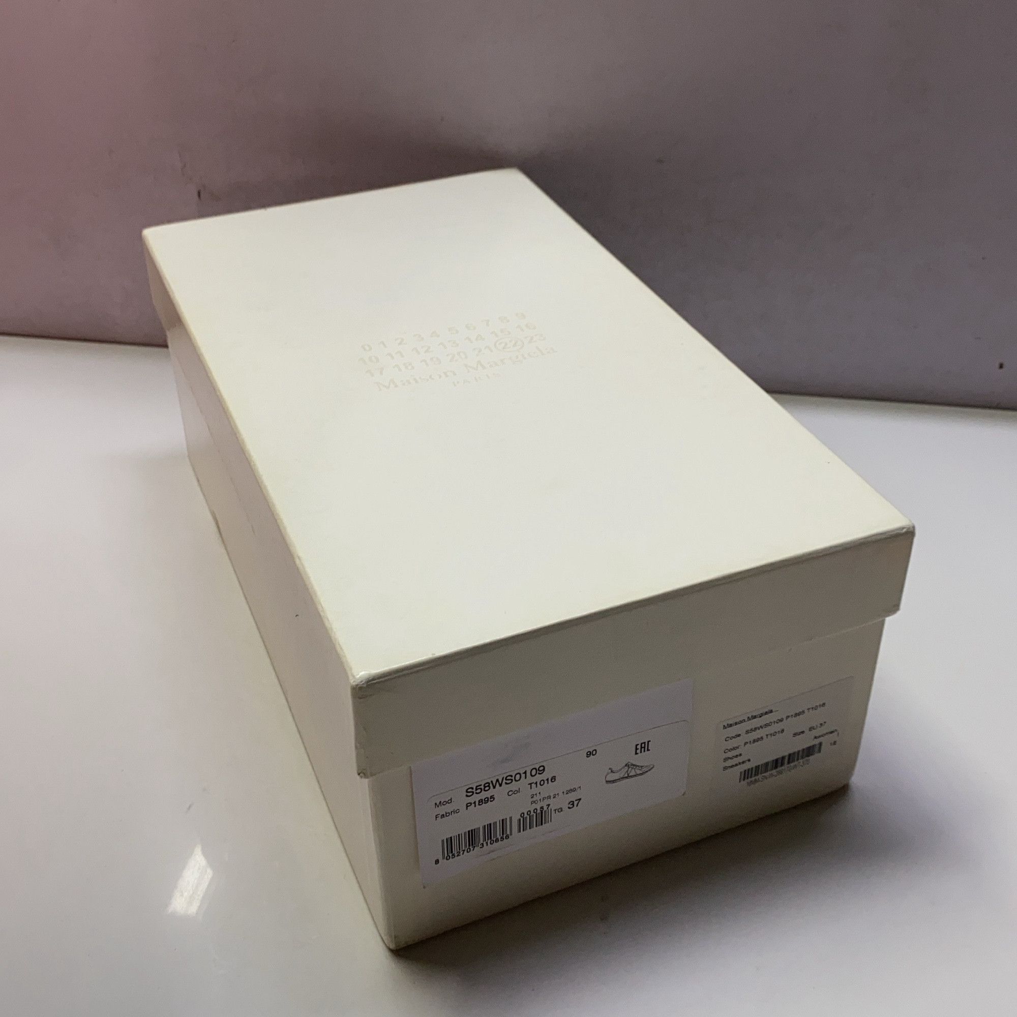 Maison Margiela Maison Margiela Replica Low-Top Sneakers Size 37 Size US 7 / IT 37 - 10 Thumbnail