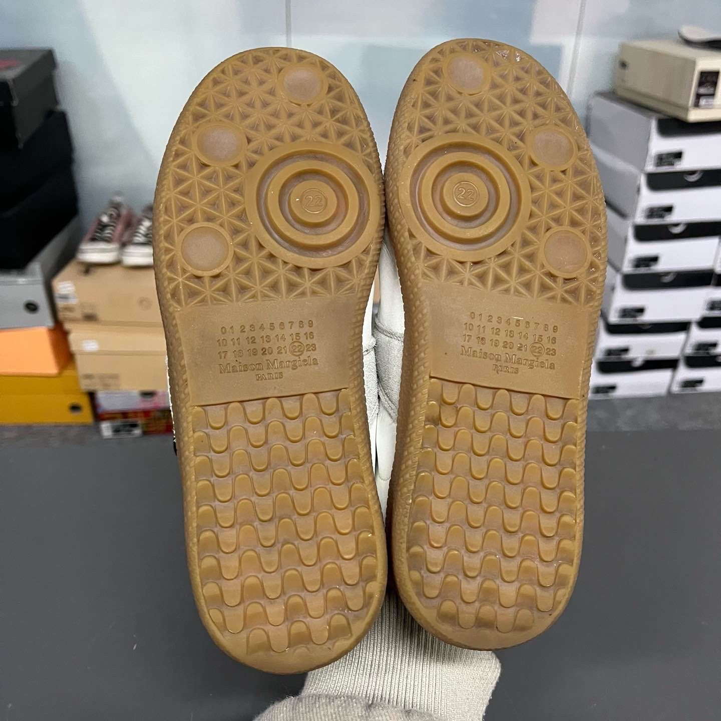 Maison Margiela Maison Margiela Replica Low-Top Sneakers Size 36 Size US 6 / IT 36 - 4 Thumbnail
