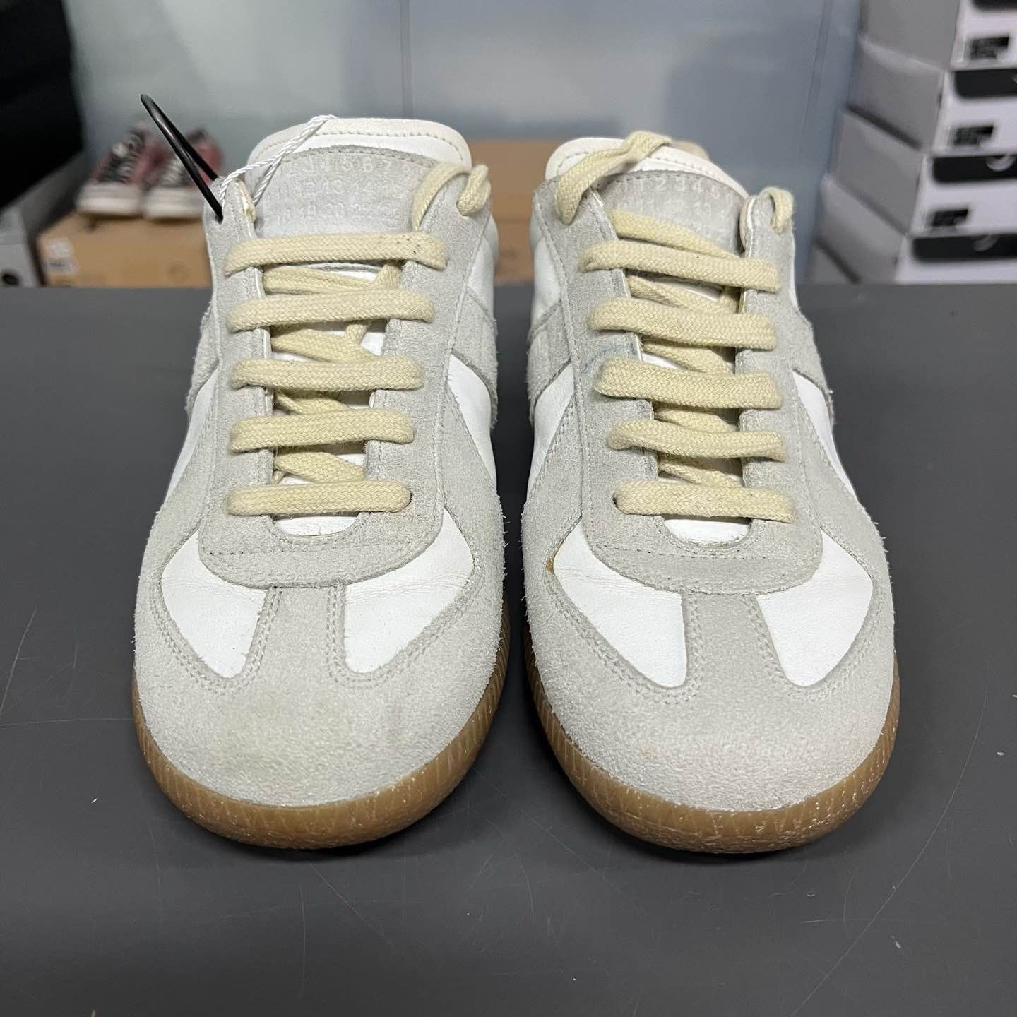 Maison Margiela Maison Margiela Replica Low-Top Sneakers Size 36 Size US 6 / IT 36 - 2 Thumbnail