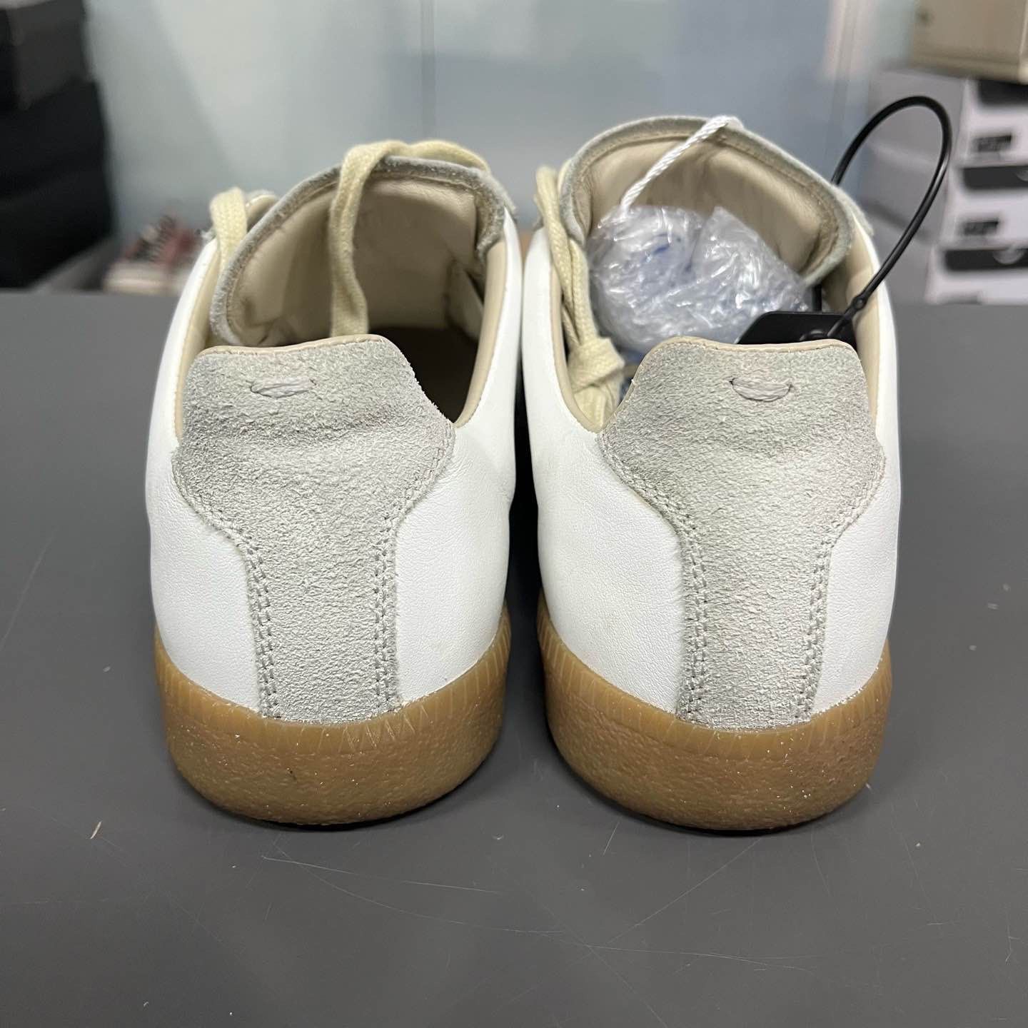 Maison Margiela Maison Margiela Replica Low-Top Sneakers Size 36 Size US 6 / IT 36 - 3 Thumbnail