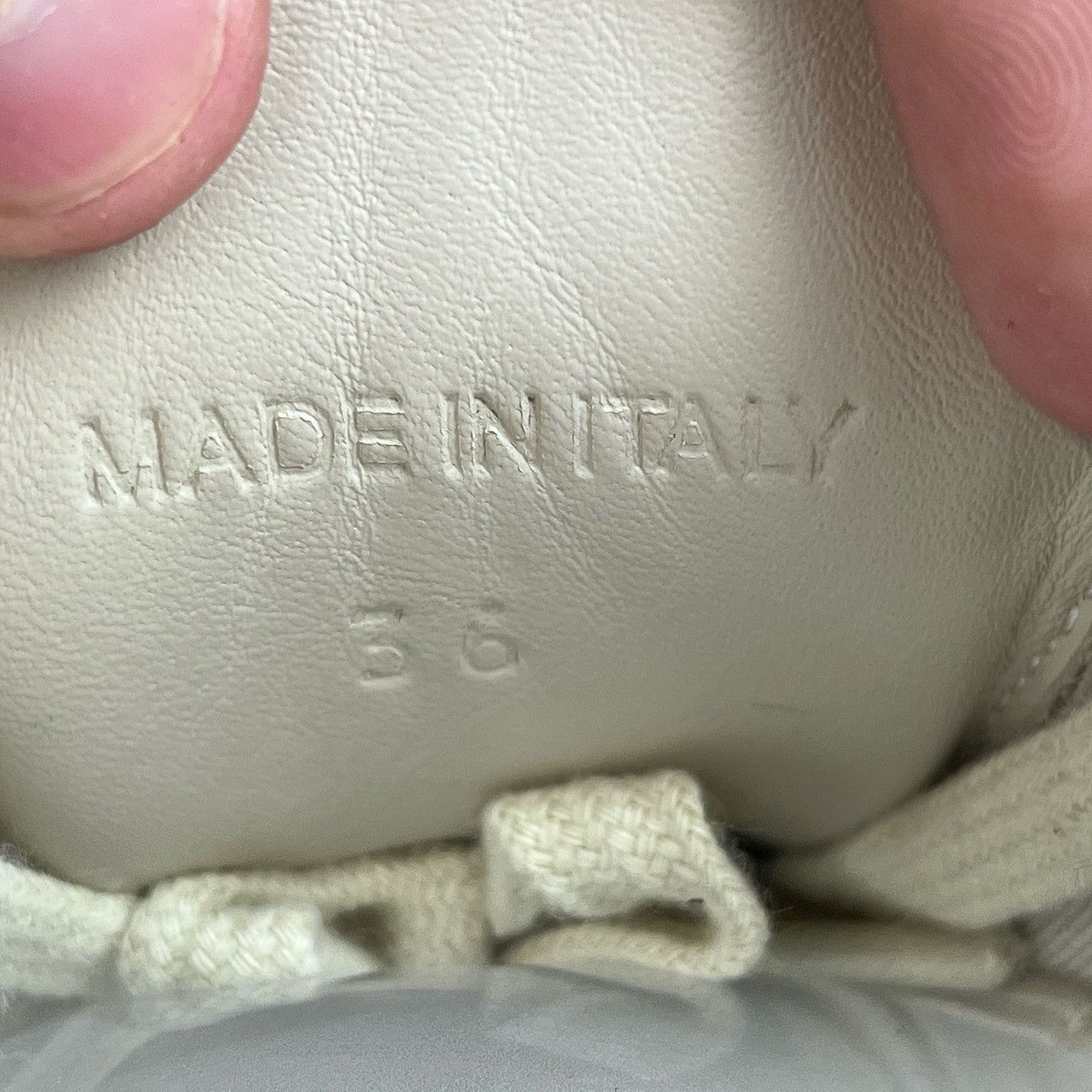 Maison Margiela Maison Margiela Replica Low-Top Sneakers Size 36 Size US 6 / IT 36 - 5 Thumbnail