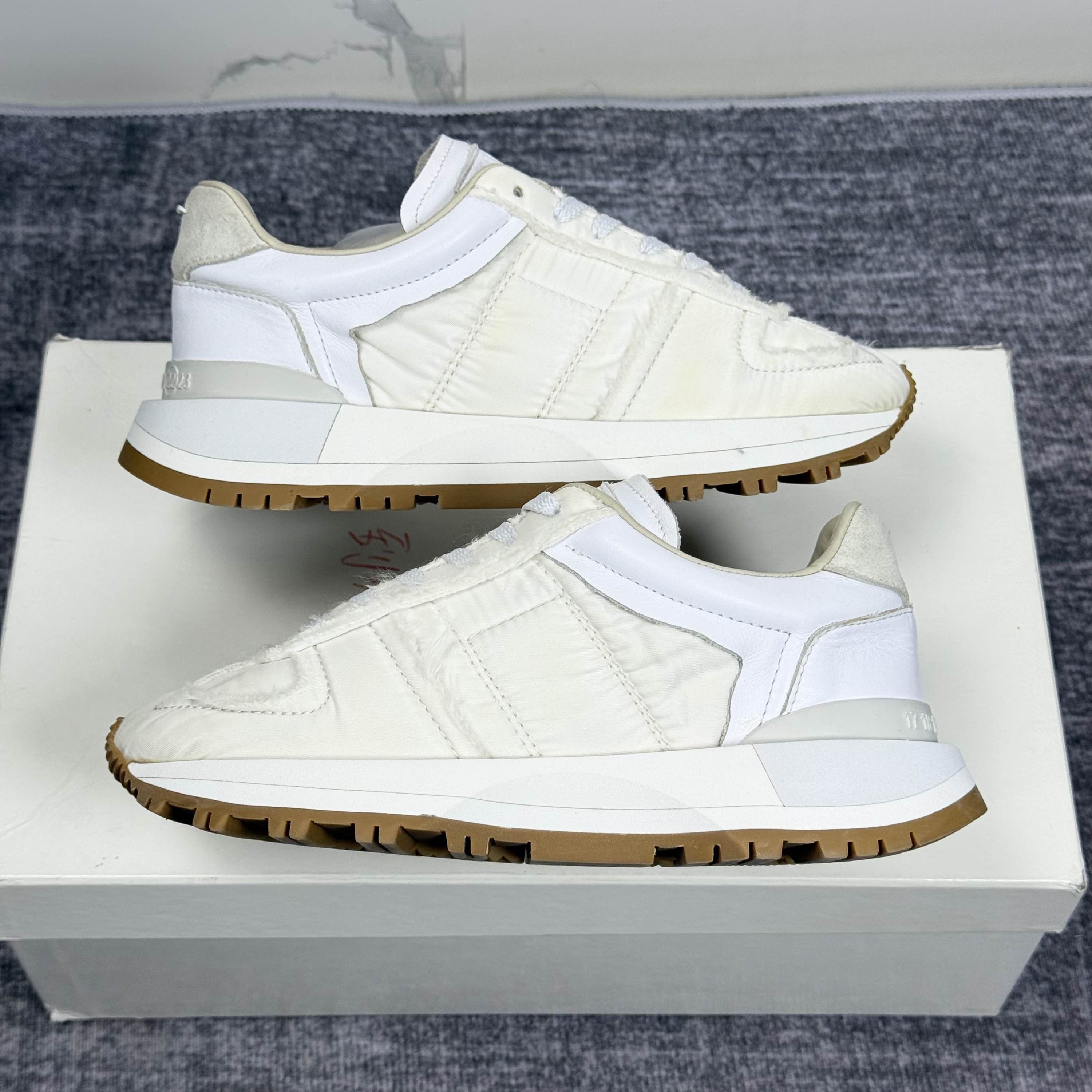 Maison Margiela Maison Margiela Low-Top Sneakers Size 35 Size US 5 / IT 35 - 7 Thumbnail