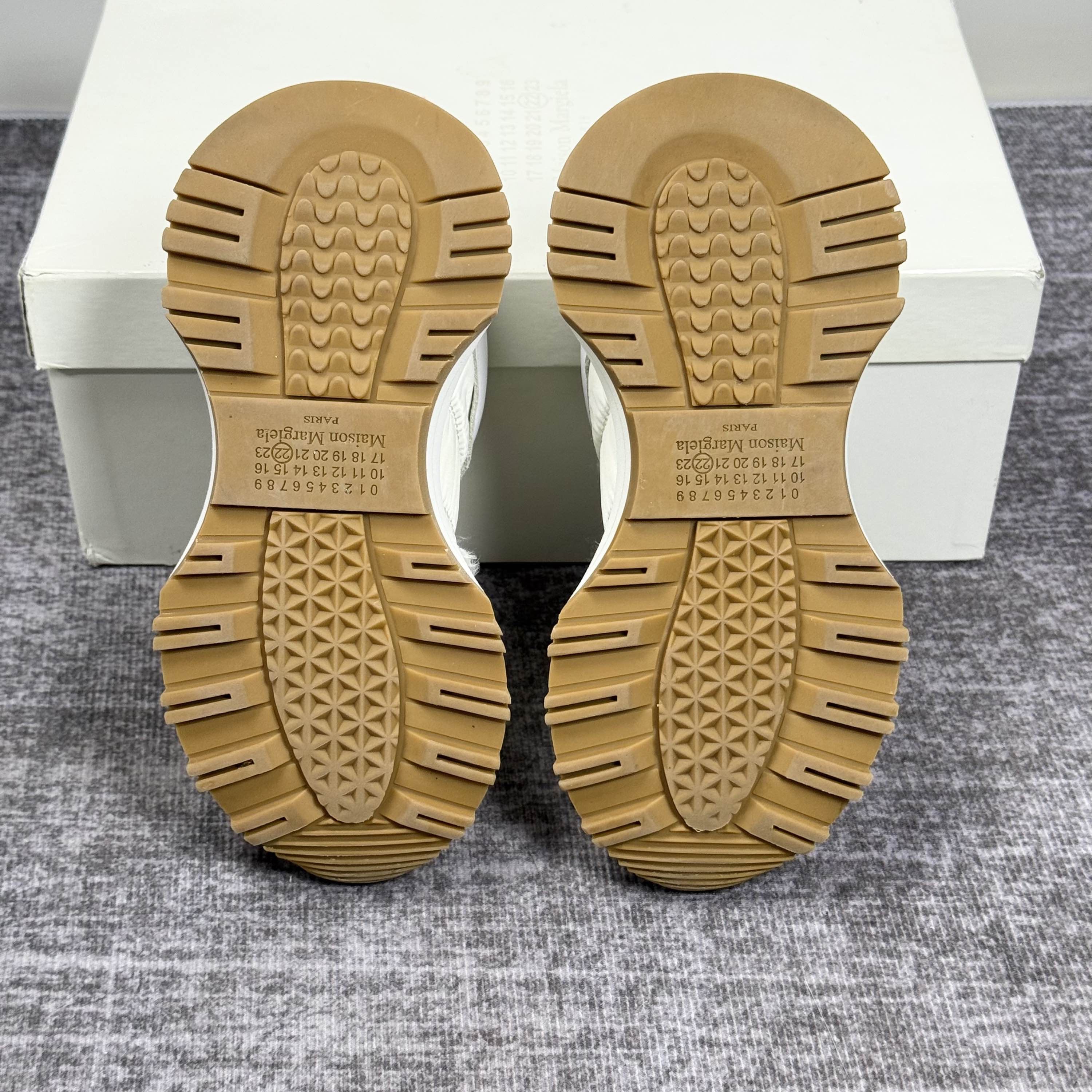 Maison Margiela Maison Margiela Low-Top Sneakers Size 35 Size US 5 / IT 35 - 4 Thumbnail