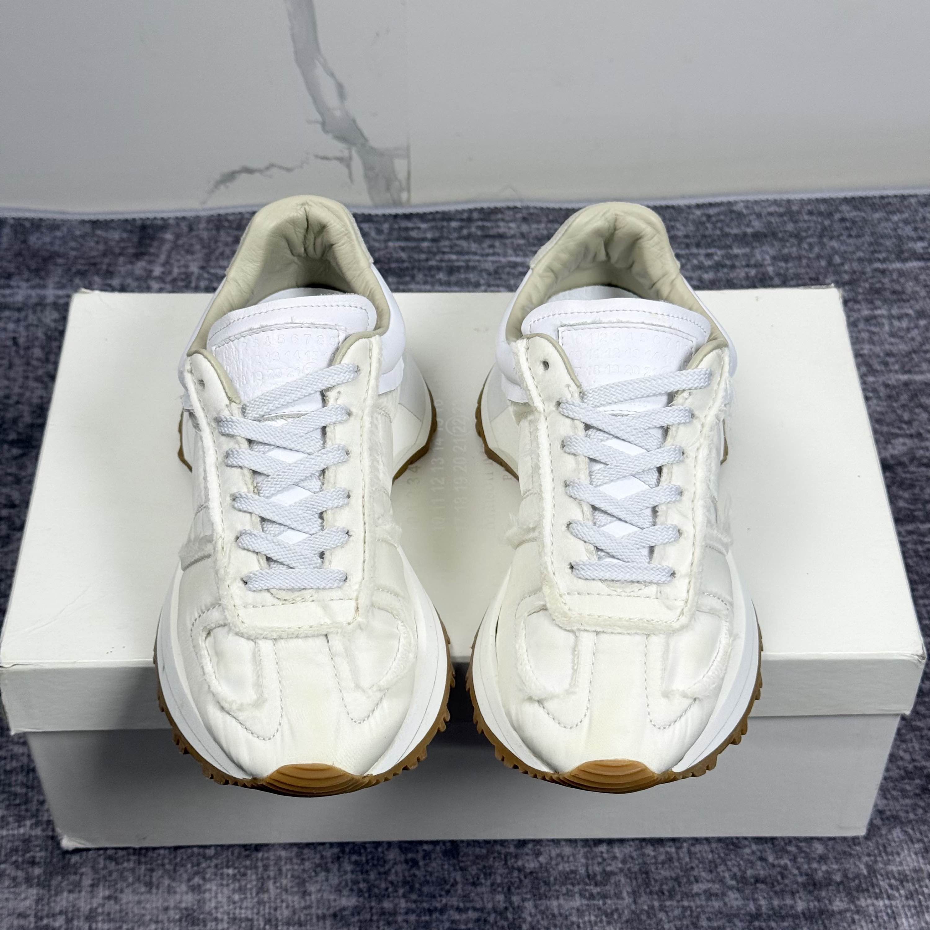Maison Margiela Maison Margiela Low-Top Sneakers Size 35 Size US 5 / IT 35 - 2 Thumbnail