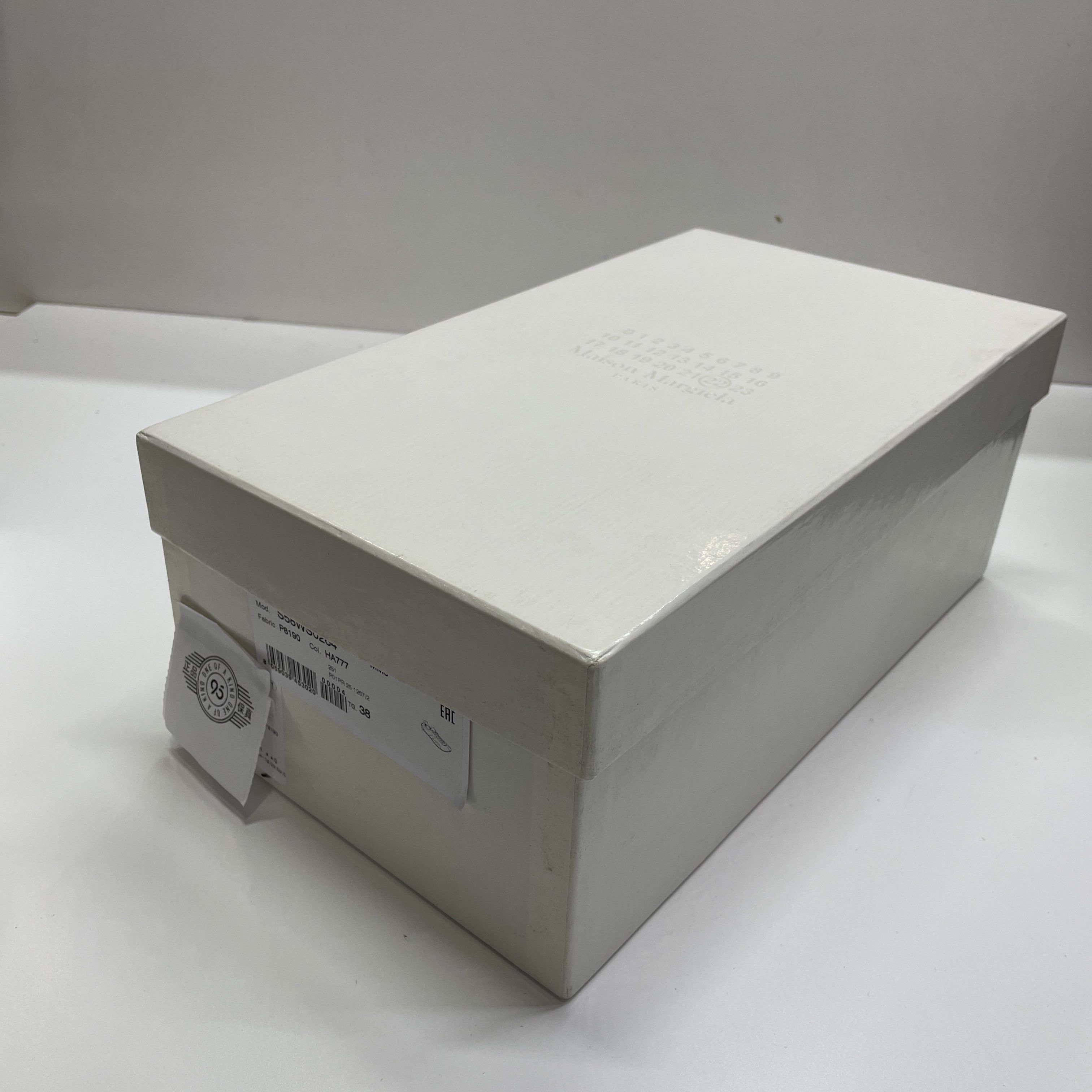 Maison Margiela Maison Margiela Replica Low-Top Sneakers Size 38 Size US 8 / IT 38 - 10 Thumbnail
