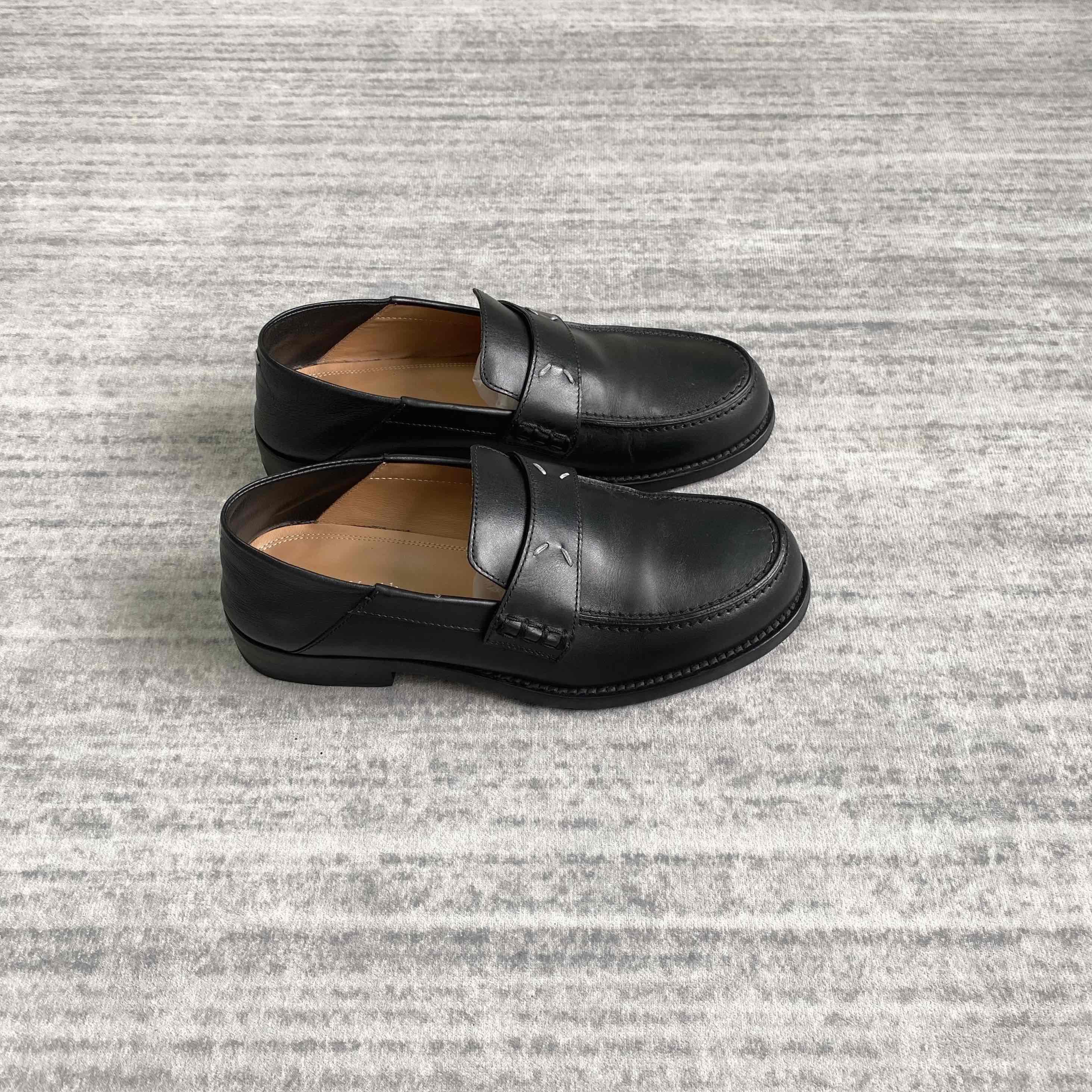 Maison Margiela Maison Margiela Black Leather Loafers Size 36.5 Size US 6.5 / IT 36.5 - 6 Thumbnail