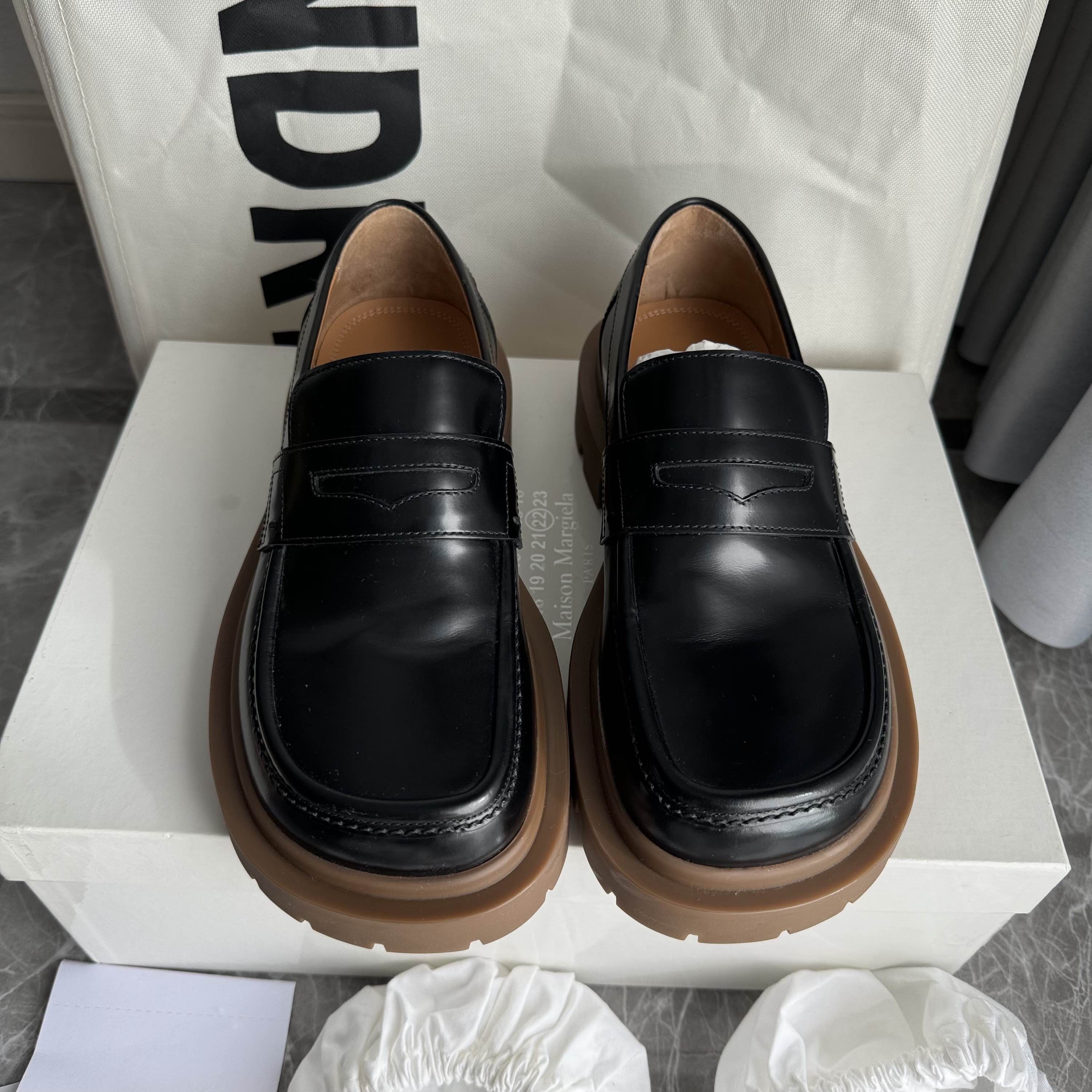 Maison Margiela Maison Margiela Black Leather Platform Loafers Size 37 Size US 7 / IT 37 - 2 Thumbnail