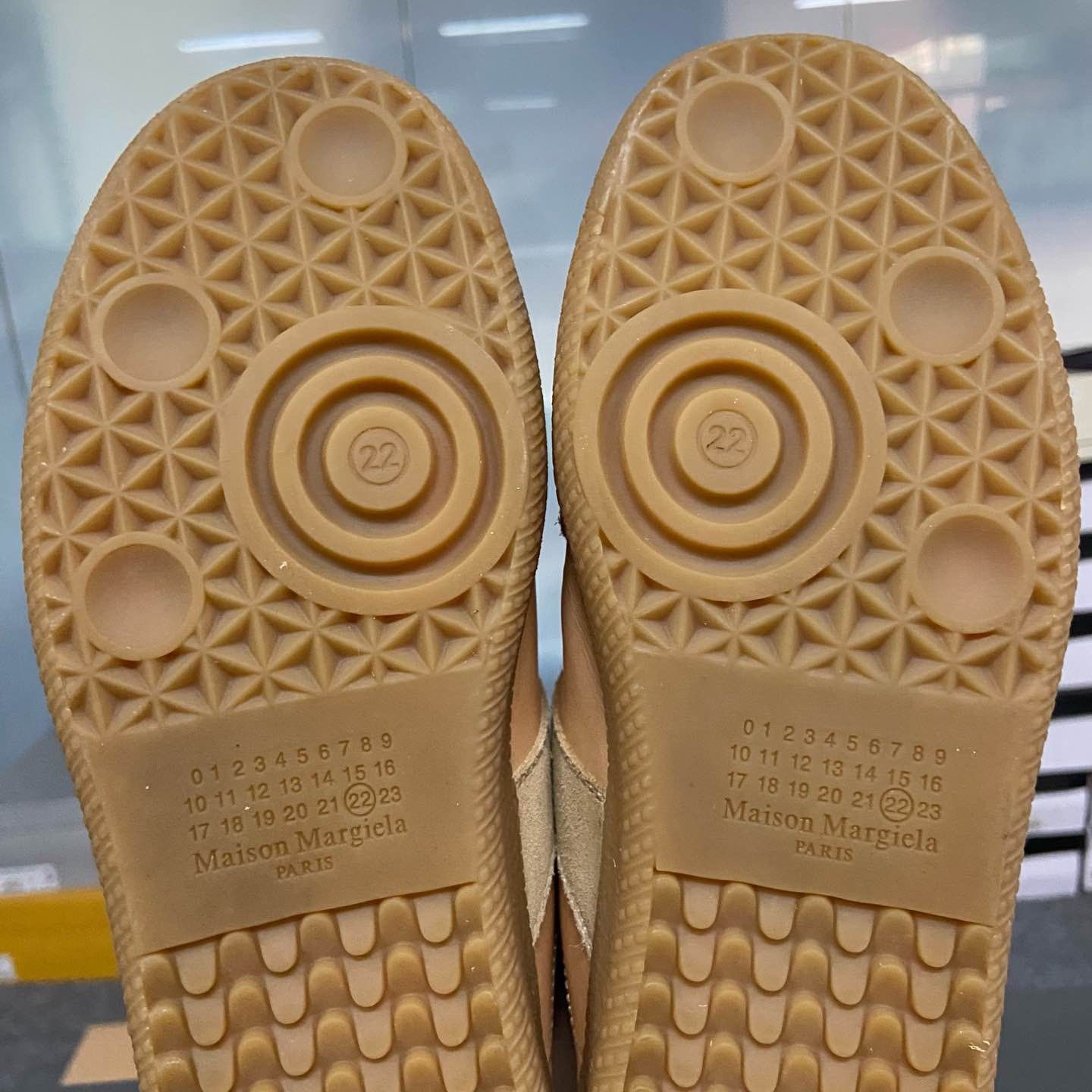 Maison Margiela Maison Margiela Replica Sneakers Beige Size 36 Size US 6 / IT 36 - 6 Thumbnail