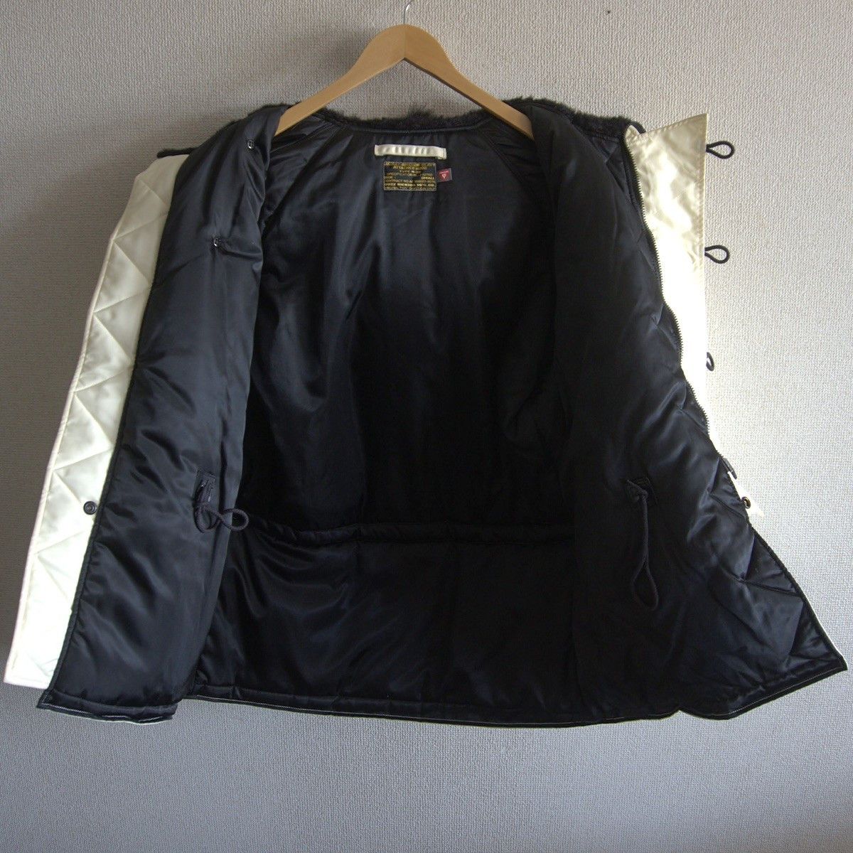 Journal Standard BUZZ RICKSON N-3B x Journal Standard Primaloft Jkt Size S Size US S / EU 44-46 / 1 - 3 Thumbnail