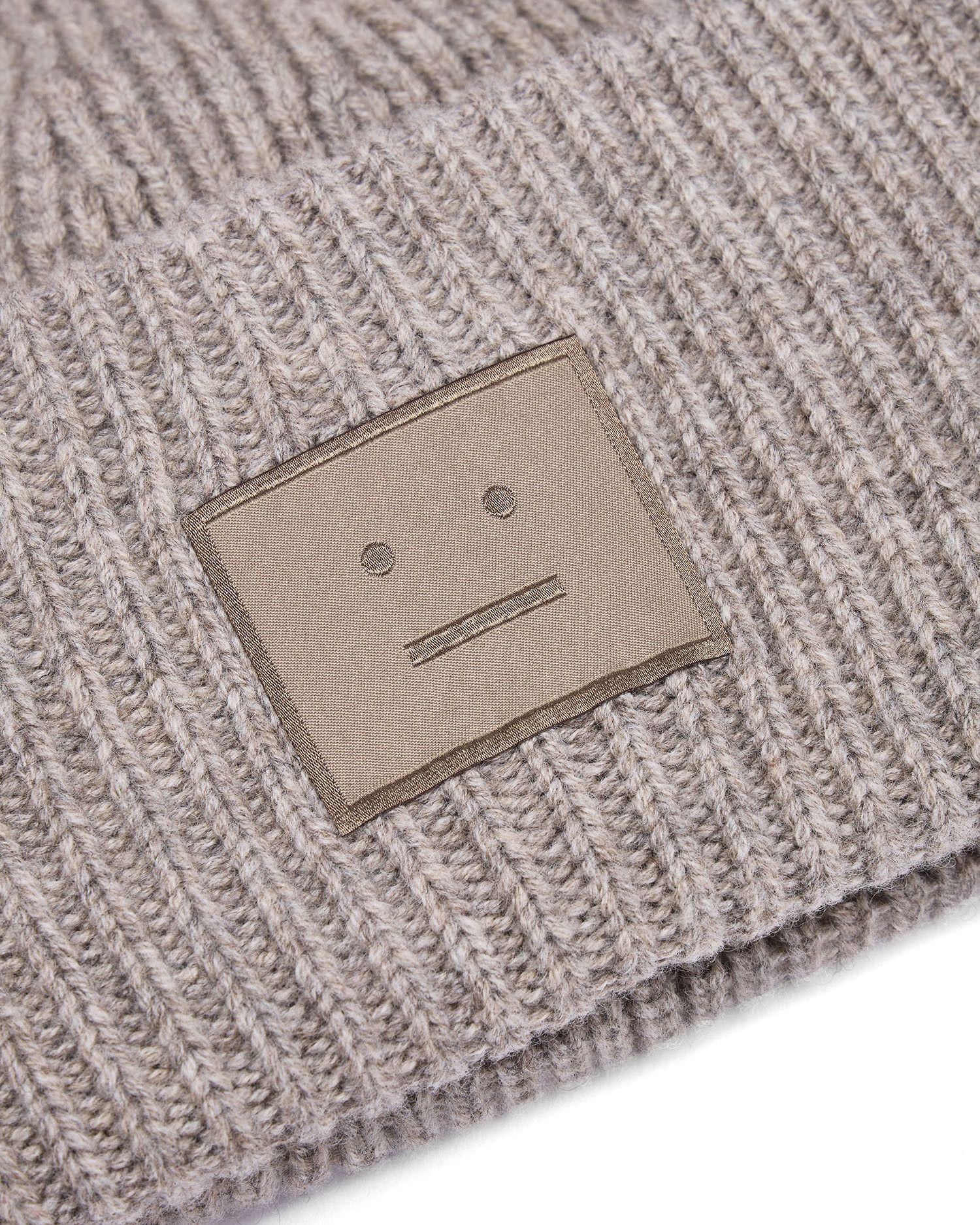 Acne Studios Acne Studios FACE Patch Label Beanie Size ONE SIZE - 3 Thumbnail