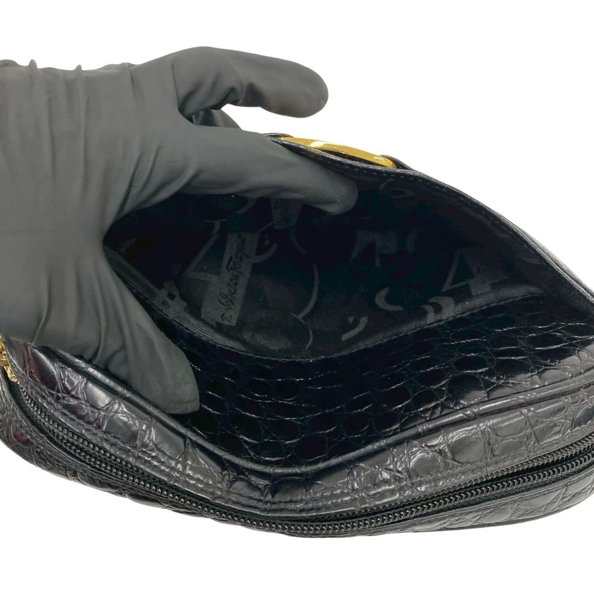 Salvatore Ferragamo Salvatore Ferragamo Vintage Vara Leather Semi-Shoulder Bag with Hardware, Black, 73909 Size ONE SIZE - 10 Thumbnail