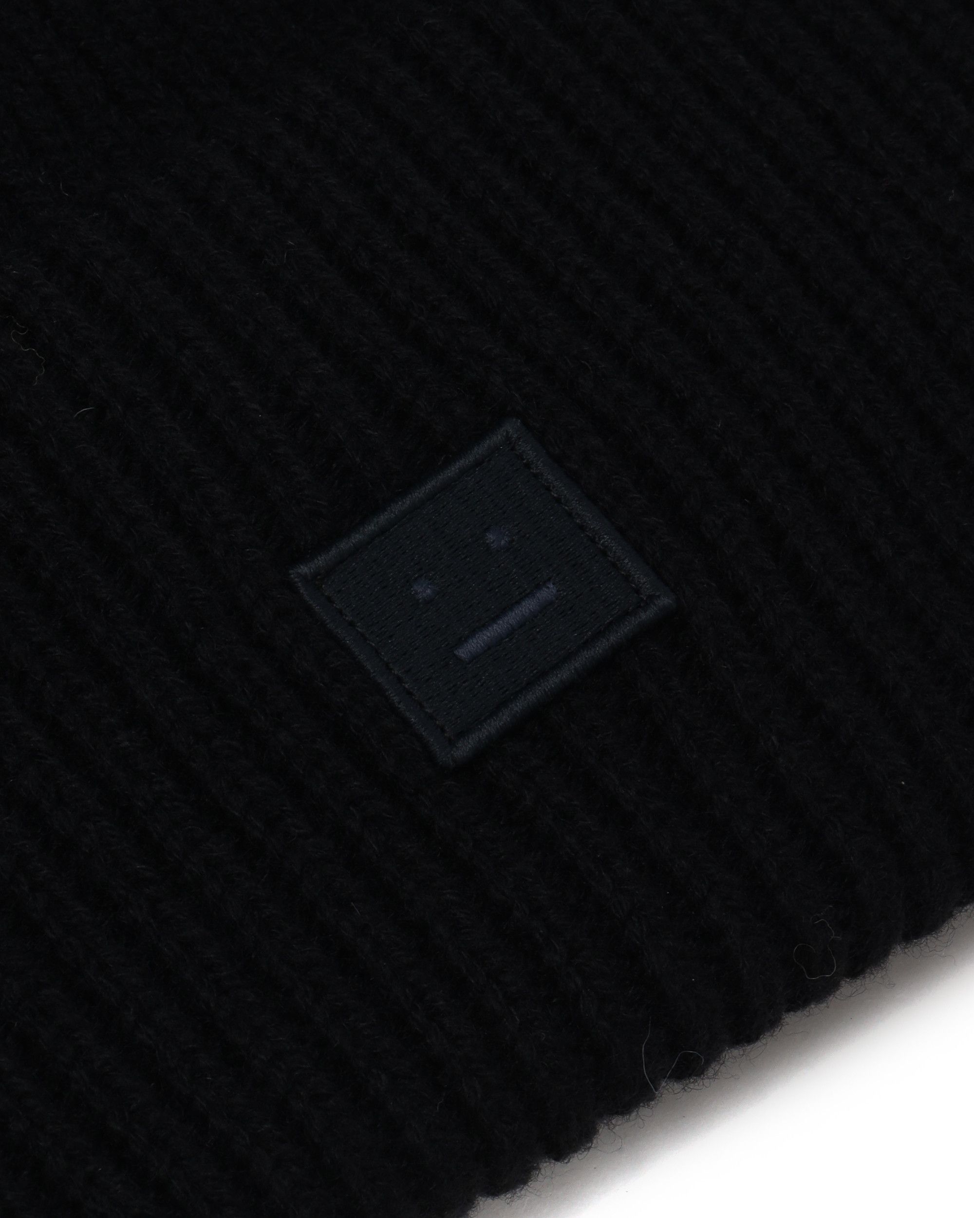 Acne Studios Acne Studios Face Stitched Detail Pullover Hat Size ONE SIZE - 4 Thumbnail