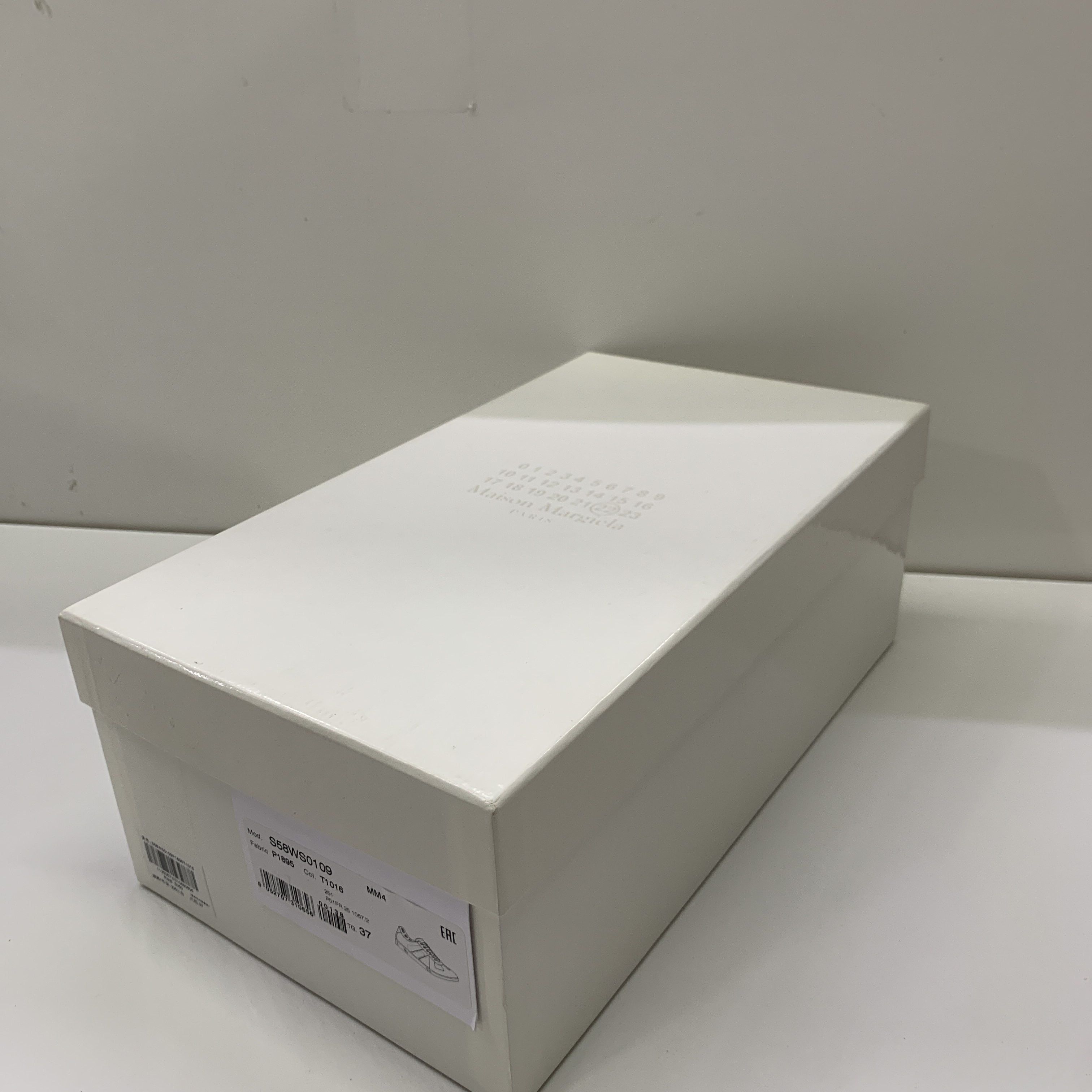 Maison Margiela Maison Margiela Replica Low-Top Sneakers Size 37 Size US 7 / IT 37 - 10 Thumbnail