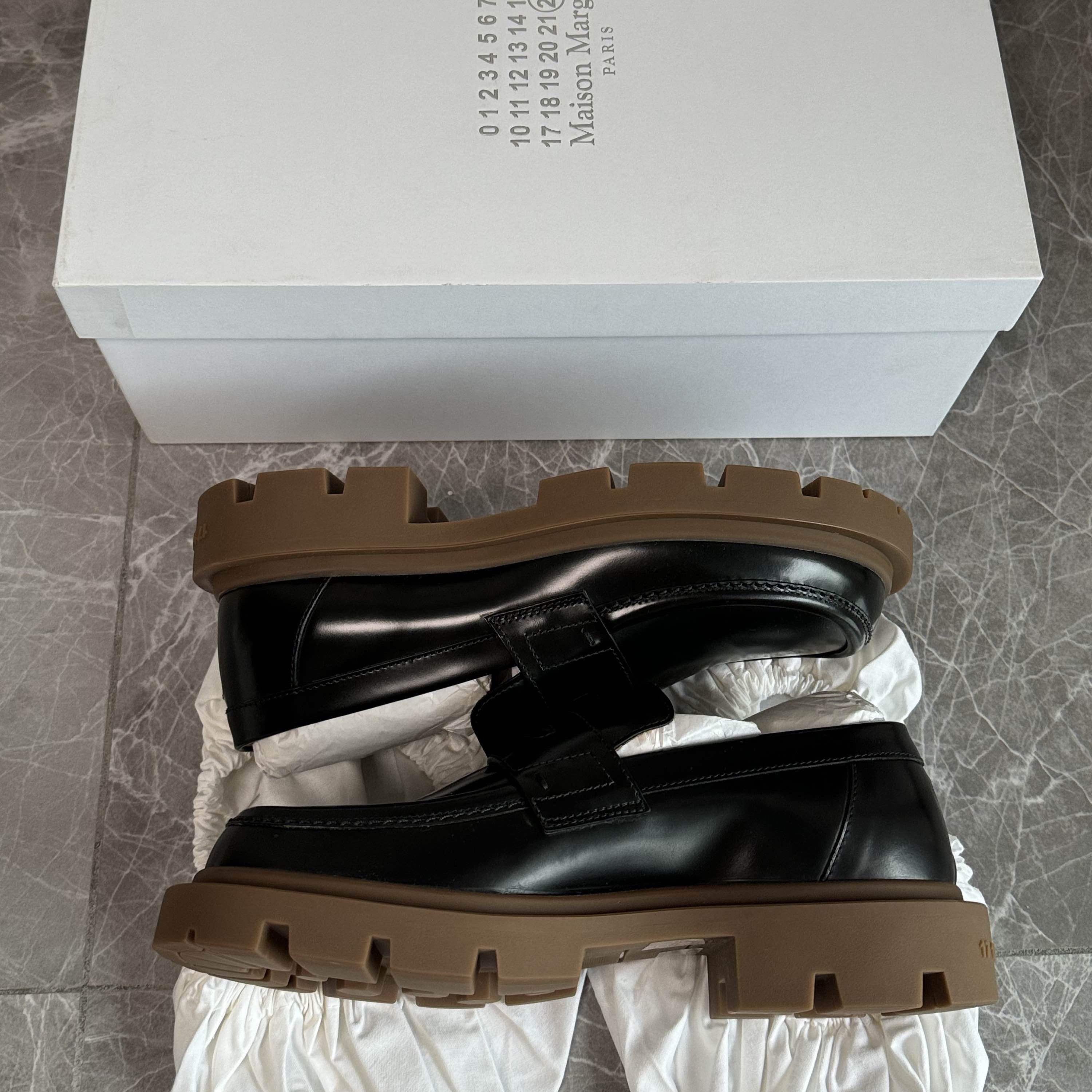 Maison Margiela Maison Margiela Lug Sole Loafers Size 37 Size US 7 / IT 37 - 9 Thumbnail