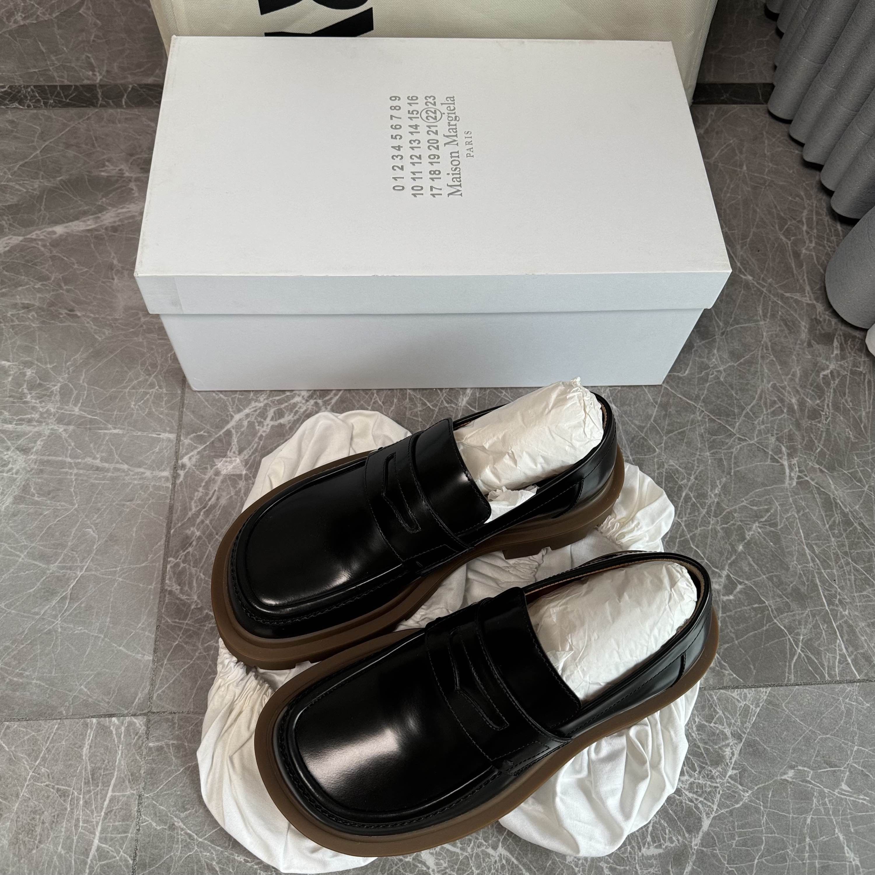 Maison Margiela Maison Margiela Lug Sole Loafers Size 37 Size US 7 / IT 37 - 6 Thumbnail