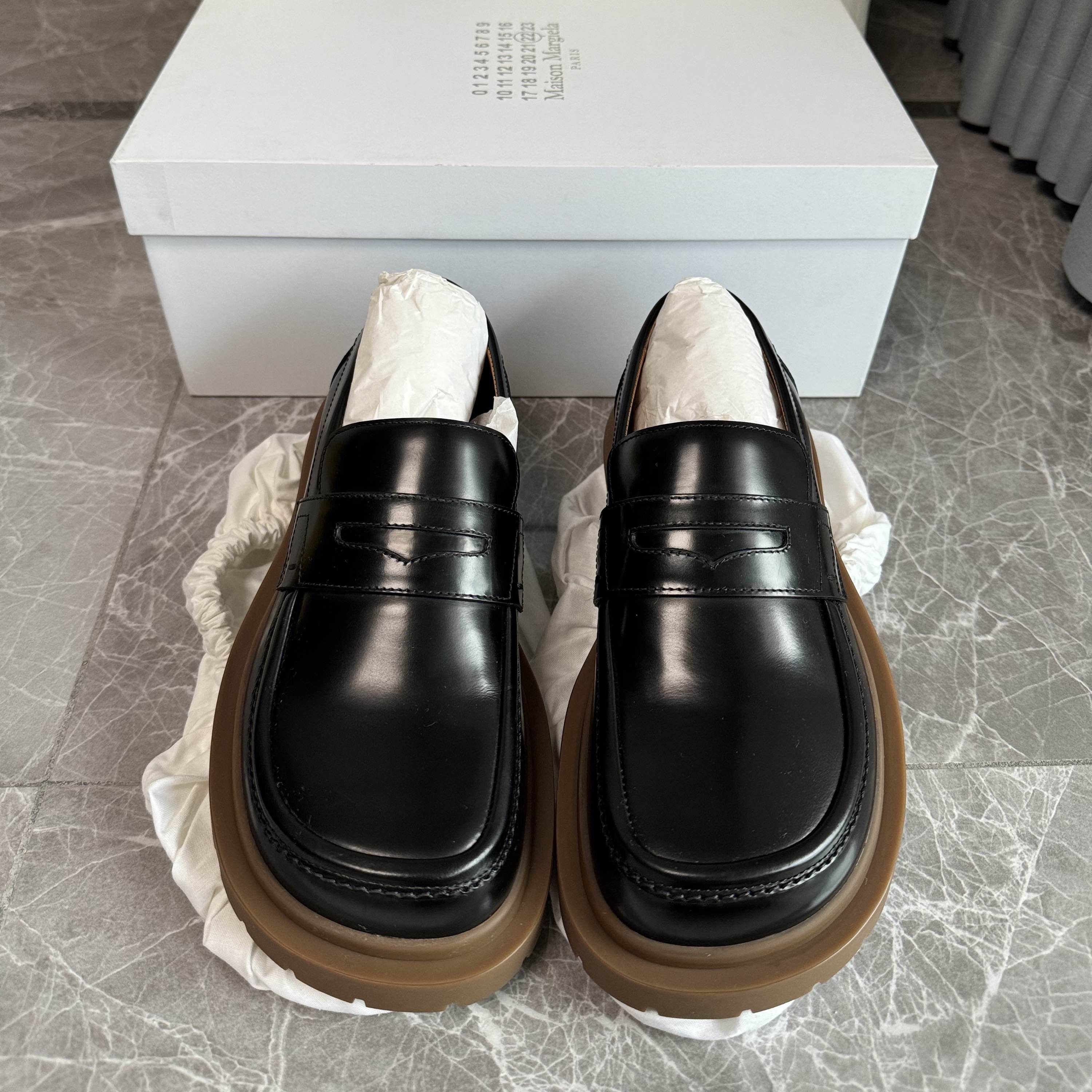 Maison Margiela Maison Margiela Lug Sole Loafers Size 37 Size US 7 / IT 37 - 2 Thumbnail