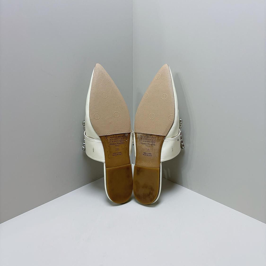 Maison Margiela Maison Margiela White Rhinestone Buckle Mules Size 38 Size US 8 / IT 38 - 4 Thumbnail