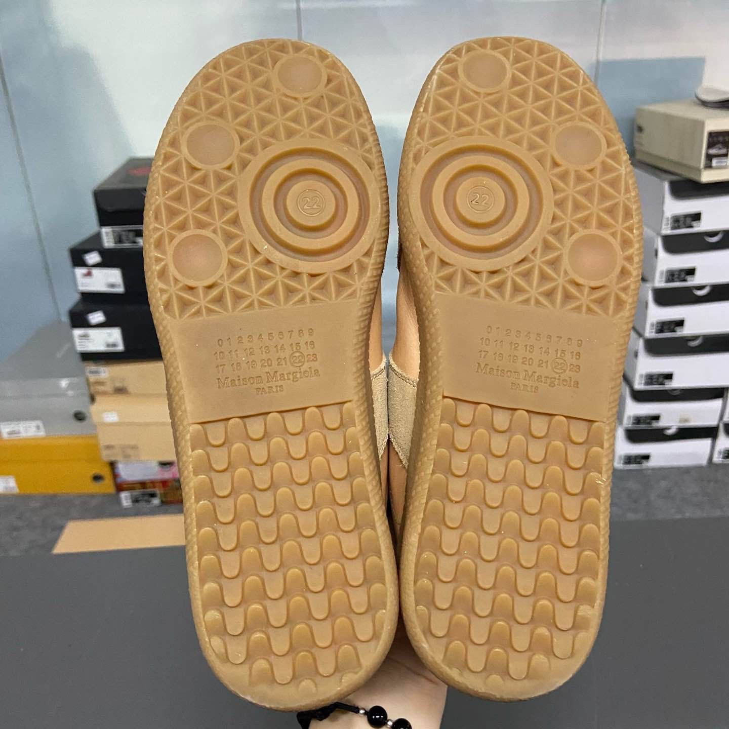 Maison Margiela Maison Margiela Replica Low-Top Sneakers Beige Size 36 Size US 6 / IT 36 - 4 Thumbnail