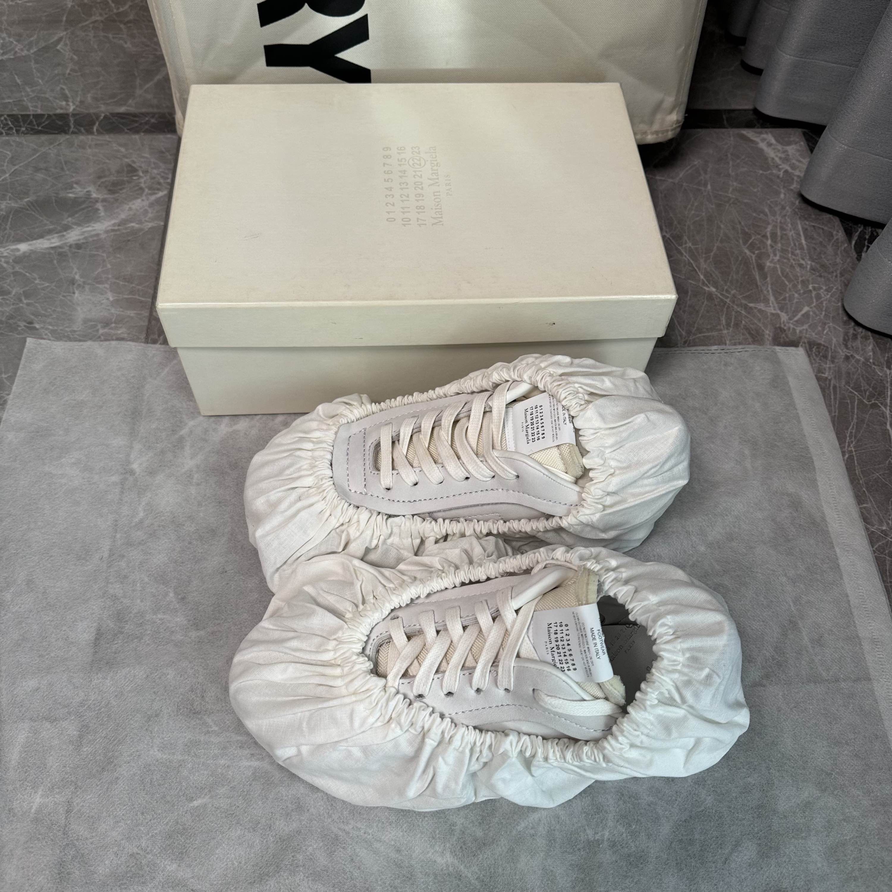 Maison Margiela Maison Margiela Replica Suede Panel Sneakers Size 38 Size US 8 / IT 38 - 9 Thumbnail
