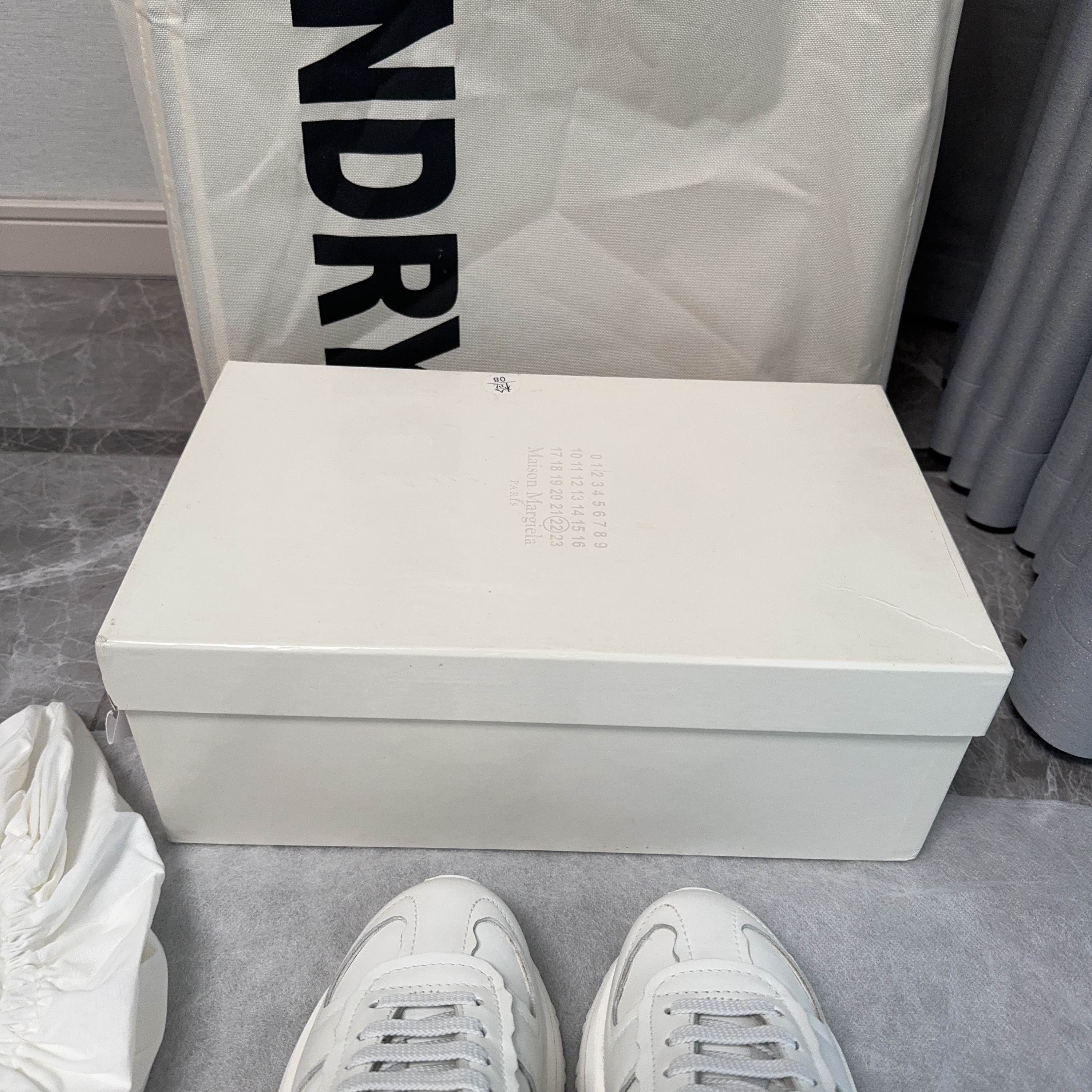Maison Margiela Maison Margiela White Low-Top Sneakers Size 35 Size US 5 / IT 35 - 6 Thumbnail