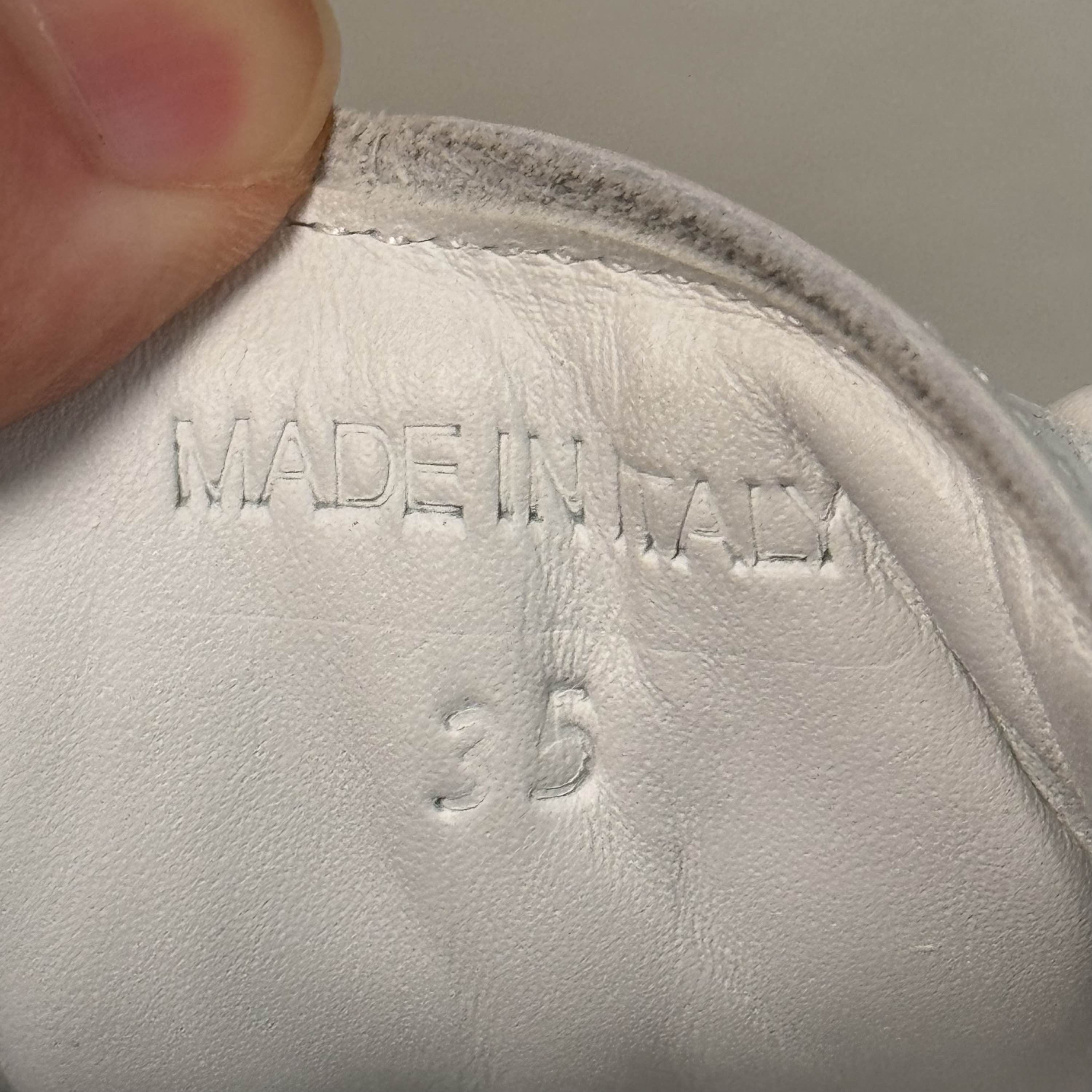 Maison Margiela Maison Margiela White Low-Top Sneakers Size 35 Size US 5 / IT 35 - 5 Thumbnail