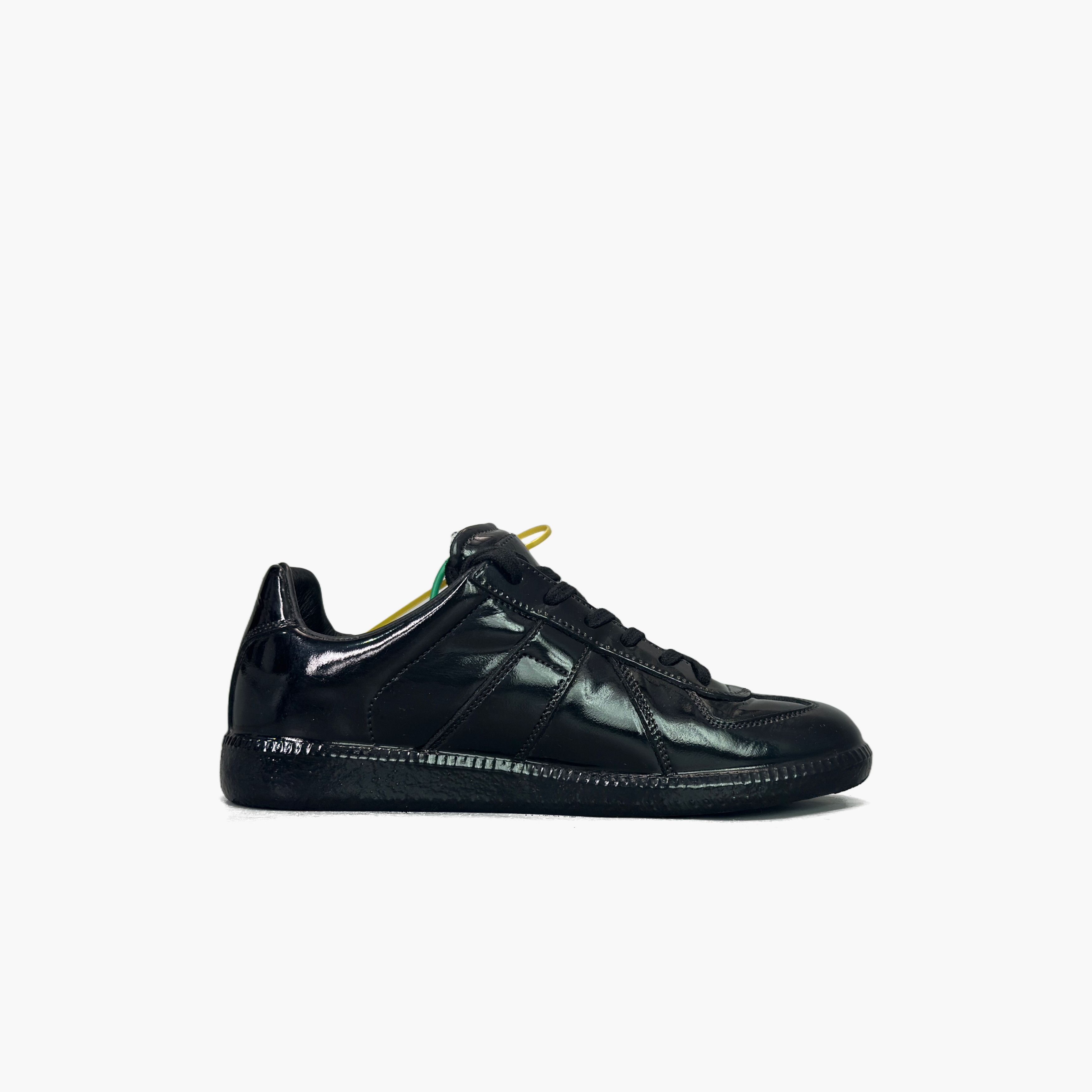 Maison Margiela Maison Margiela Replica Patent Low-Top Sneakers Size 35 Size US 5 / IT 35 - 2 Thumbnail