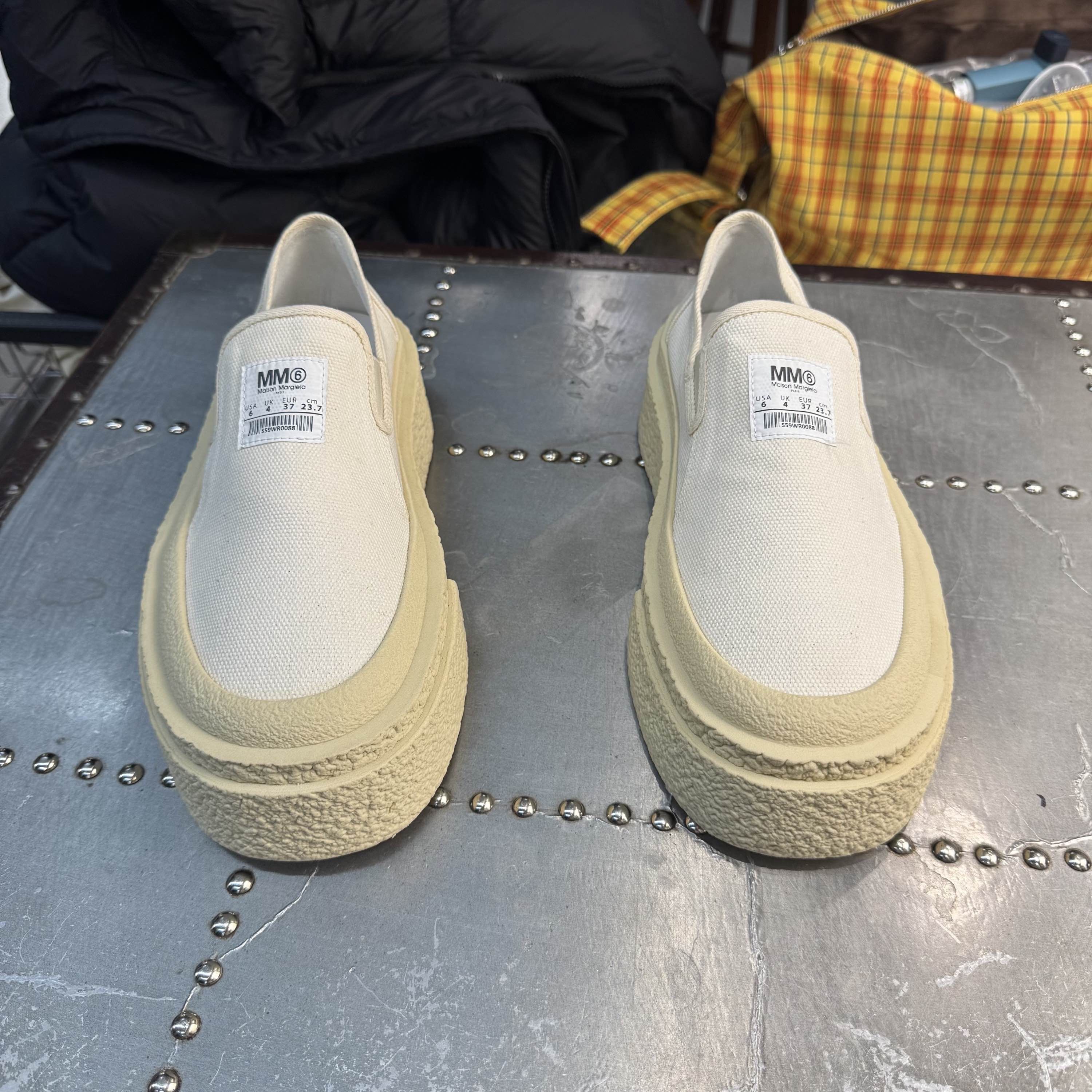 MM6 MM6 Maison Margiela Canvas Slip On Sneakers Size 37 Size US 7 / IT 37 - 2 Thumbnail