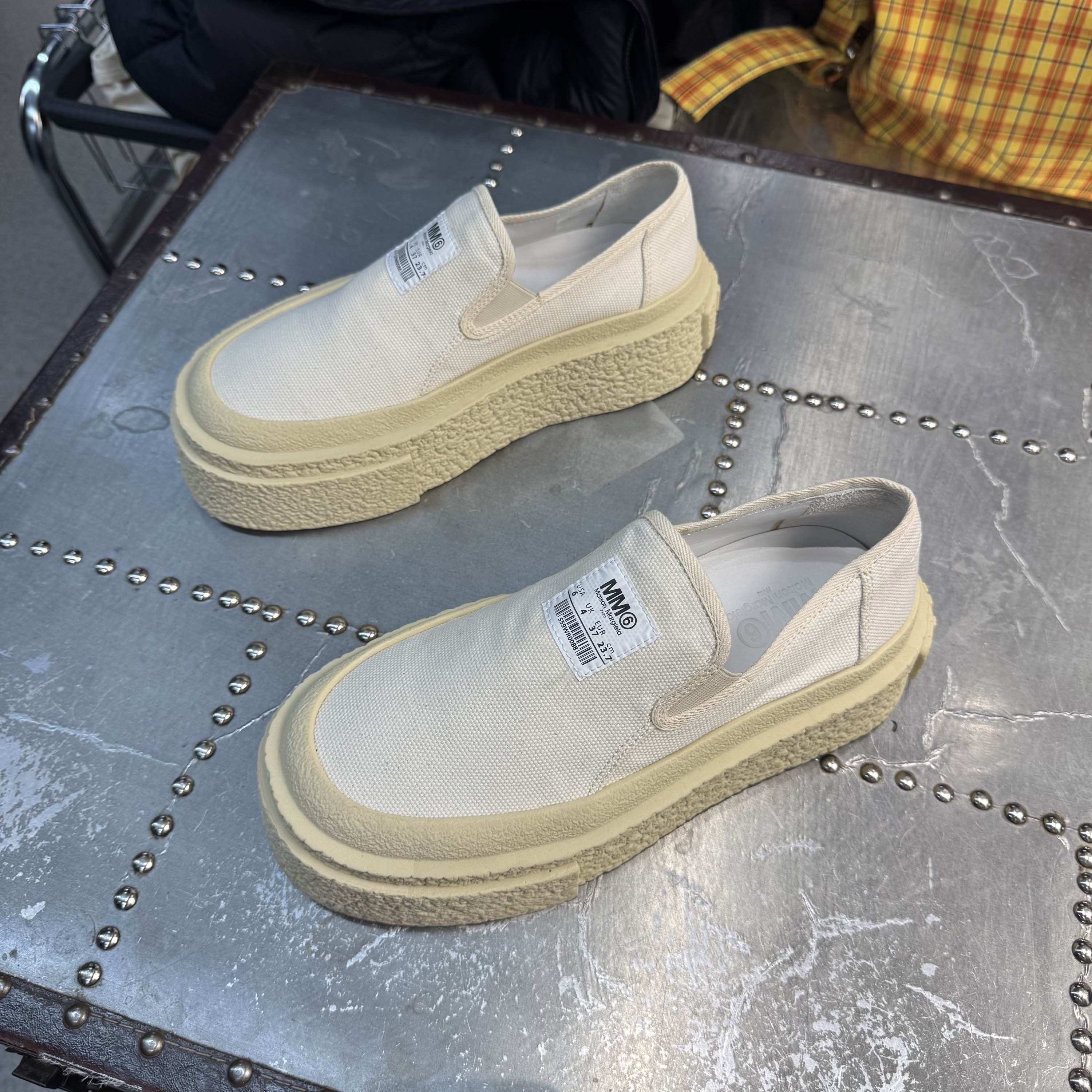 MM6 MM6 Maison Margiela Canvas Slip On Sneakers Size 37 Size US 7 / IT 37 - 7 Thumbnail