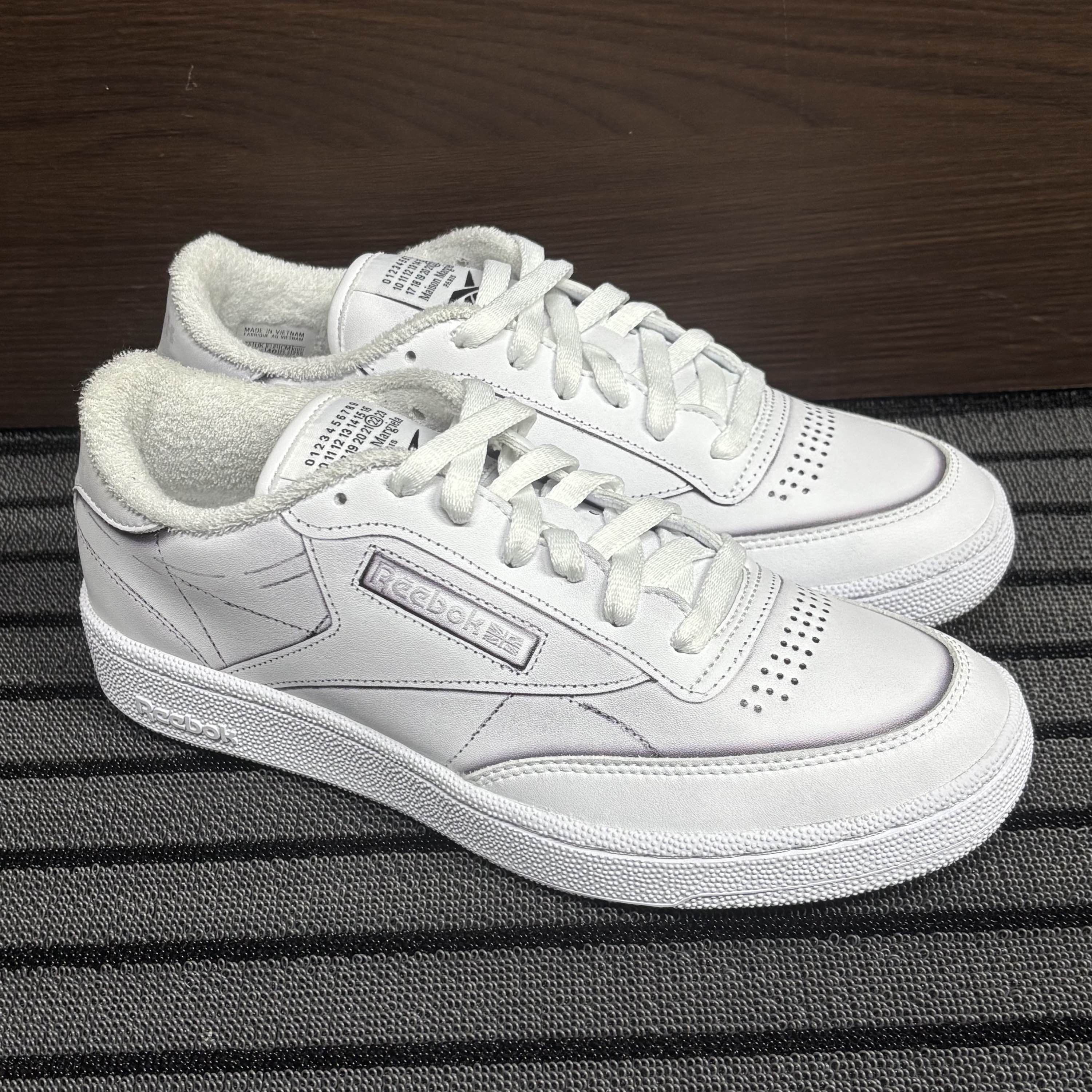 Maison Margiela × Reebok Maison Margiela x Reebok Club C Trompe L'Oeil US 7.5 Size US 7 / EU 40 - 11 Thumbnail