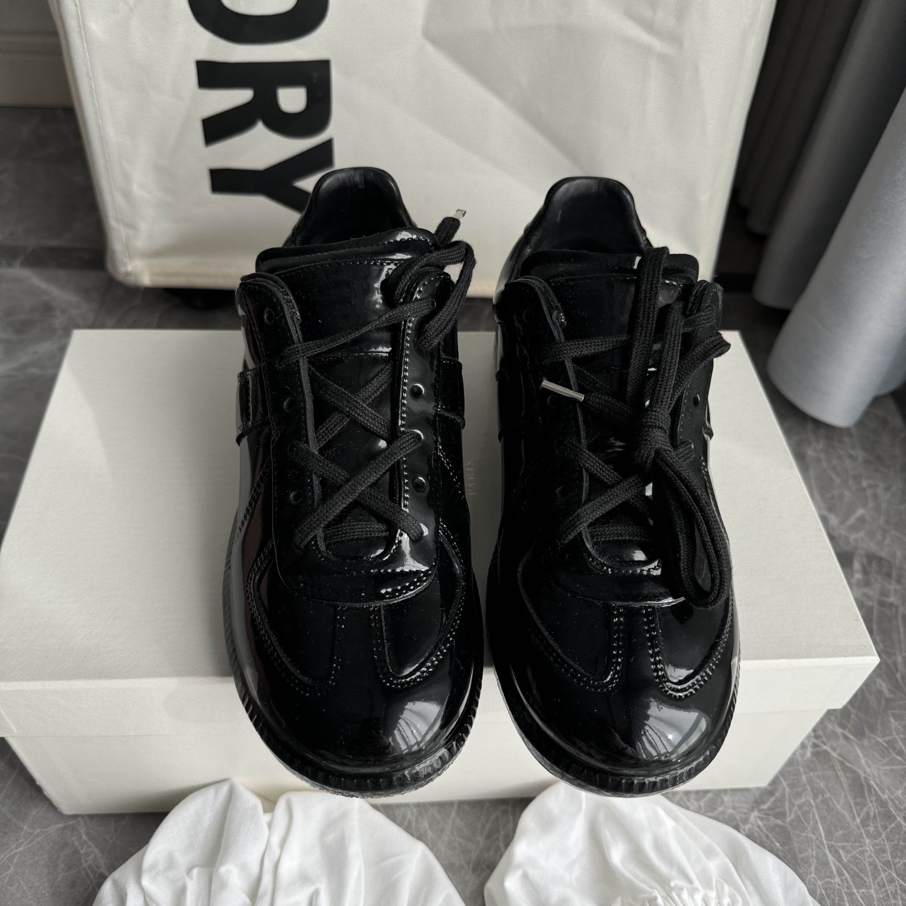 Maison Margiela Maison Margiela Patent Leather Replica Sneakers Size 35.5 Size US 5.5 / IT 35.5 - 2 Thumbnail