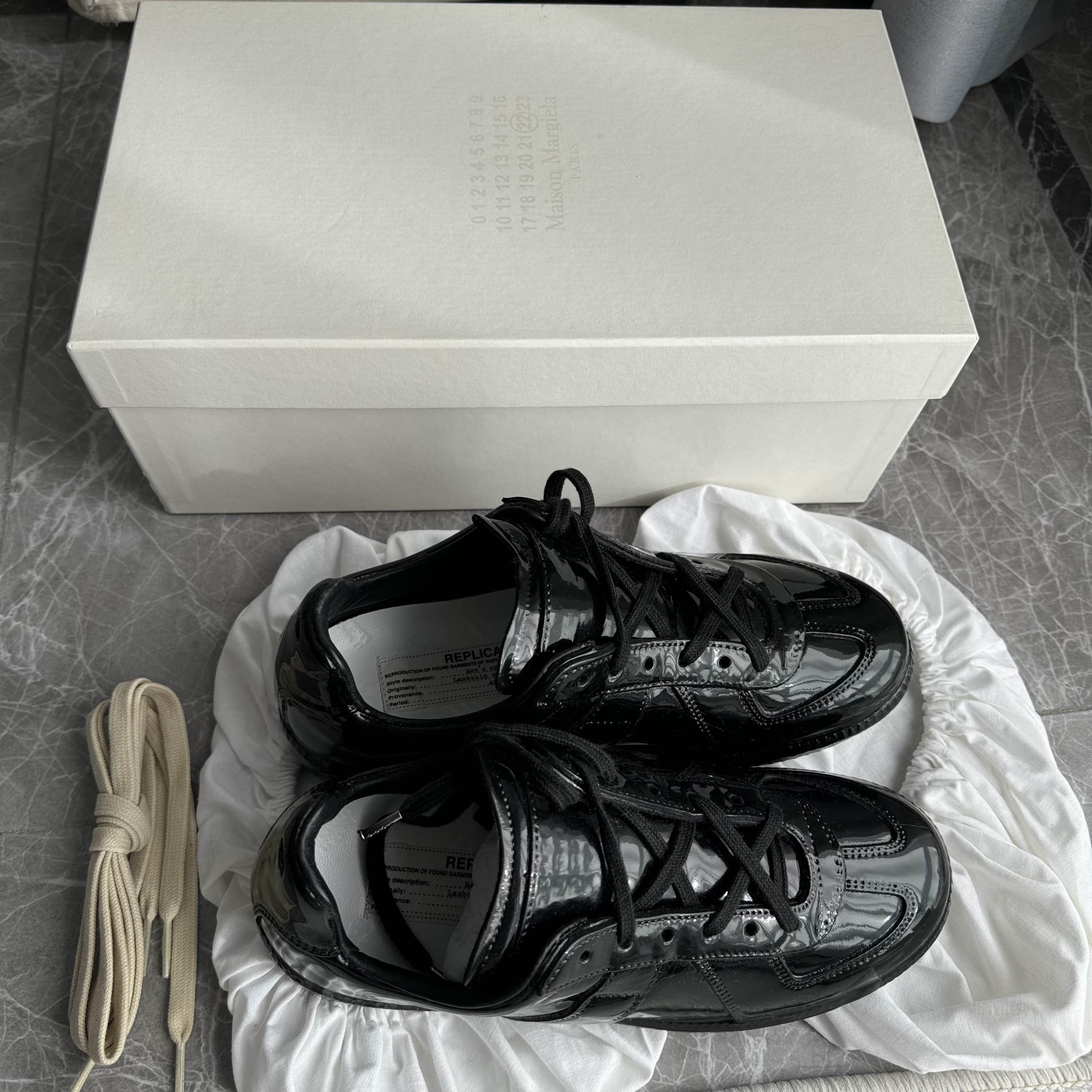 Maison Margiela Maison Margiela Patent Leather Replica Sneakers Size 35.5 Size US 5.5 / IT 35.5 - 7 Thumbnail
