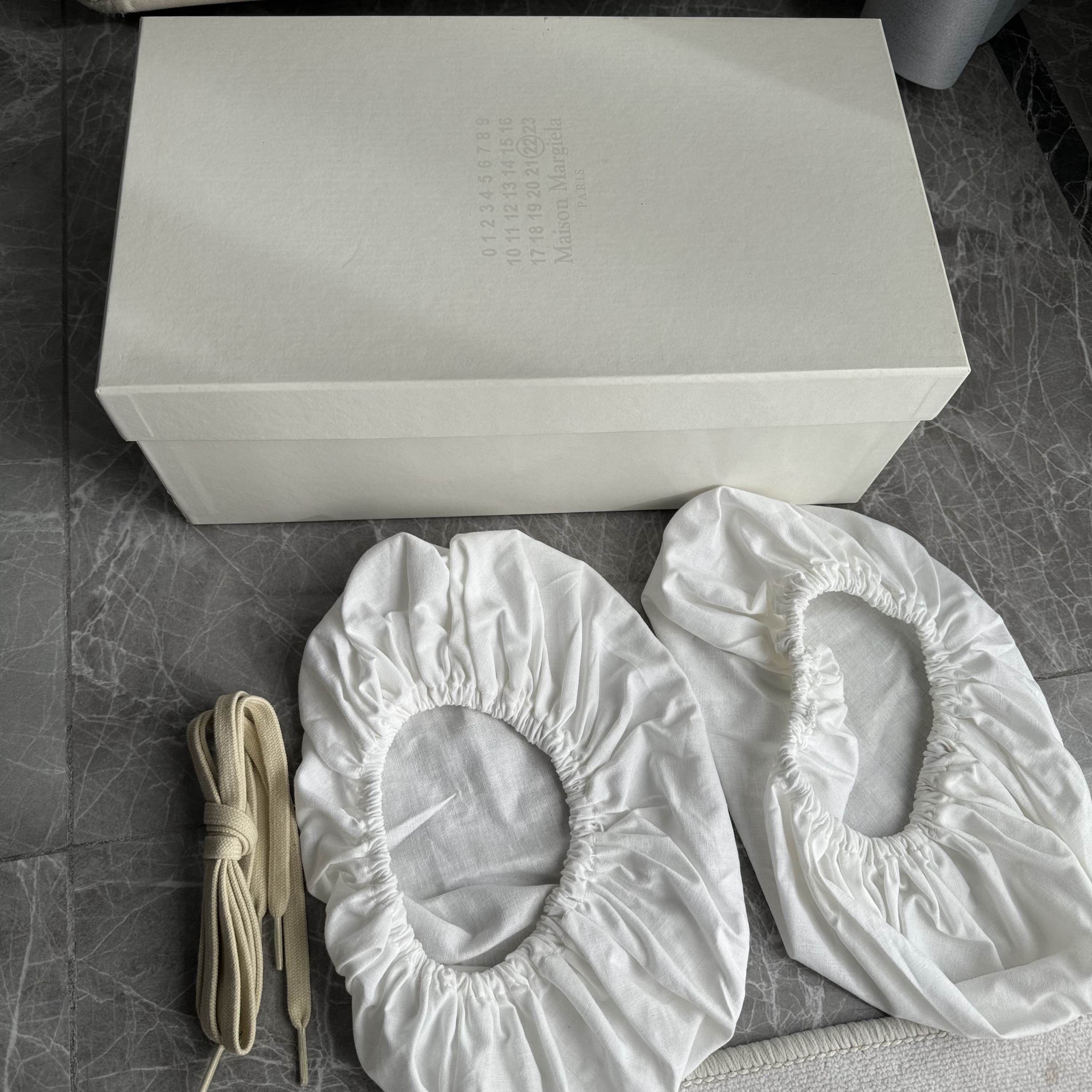 Maison Margiela Maison Margiela Patent Leather Replica Sneakers Size 35.5 Size US 5.5 / IT 35.5 - 6 Thumbnail