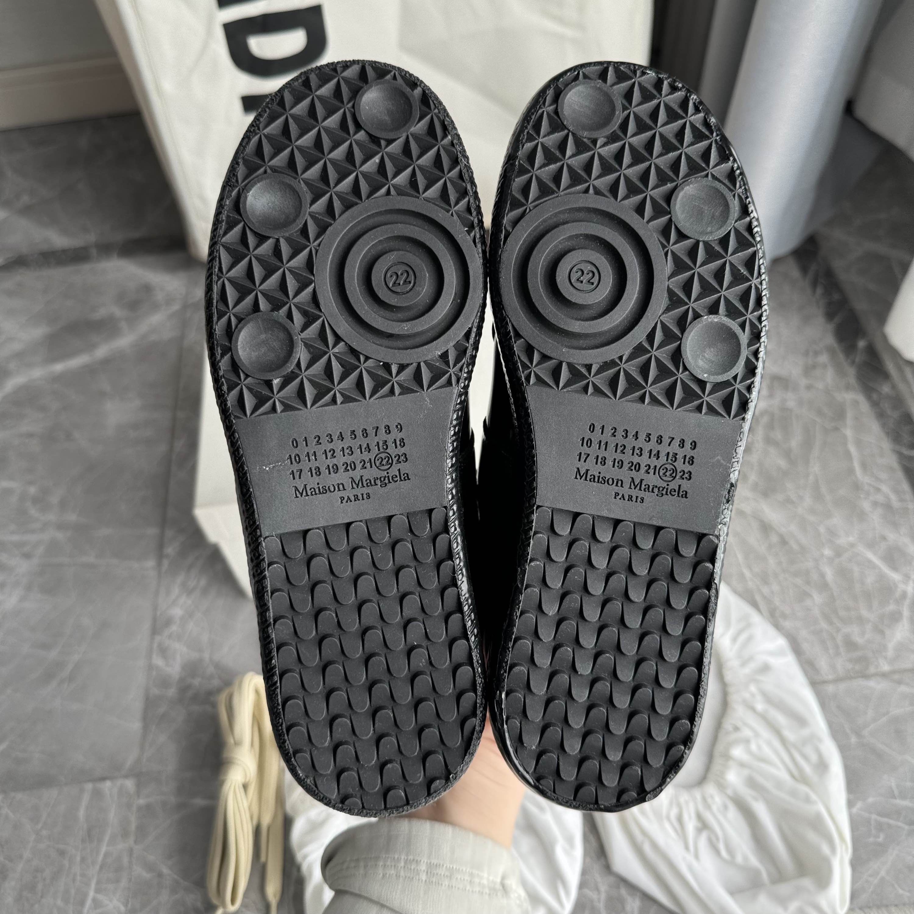 Maison Margiela Maison Margiela Patent Leather Replica Sneakers Size 35.5 Size US 5.5 / IT 35.5 - 4 Thumbnail