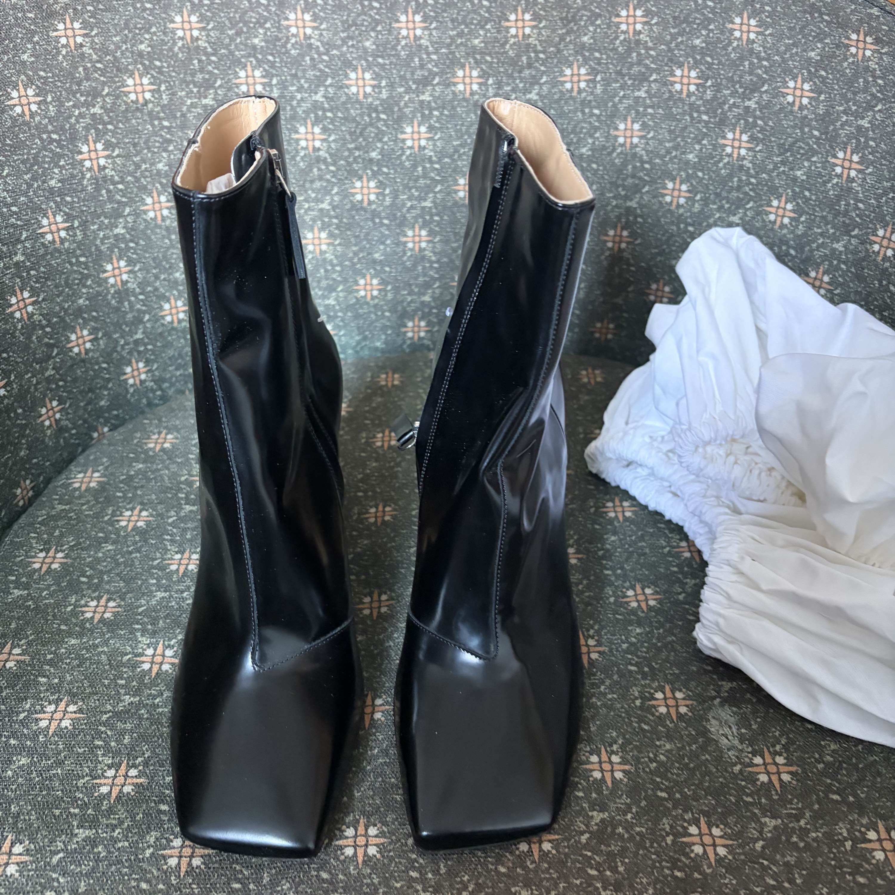 Maison Margiela Maison Margiela Square Toe Boots Size 37.5 Size US 7.5 / IT 37.5 - 2 Thumbnail