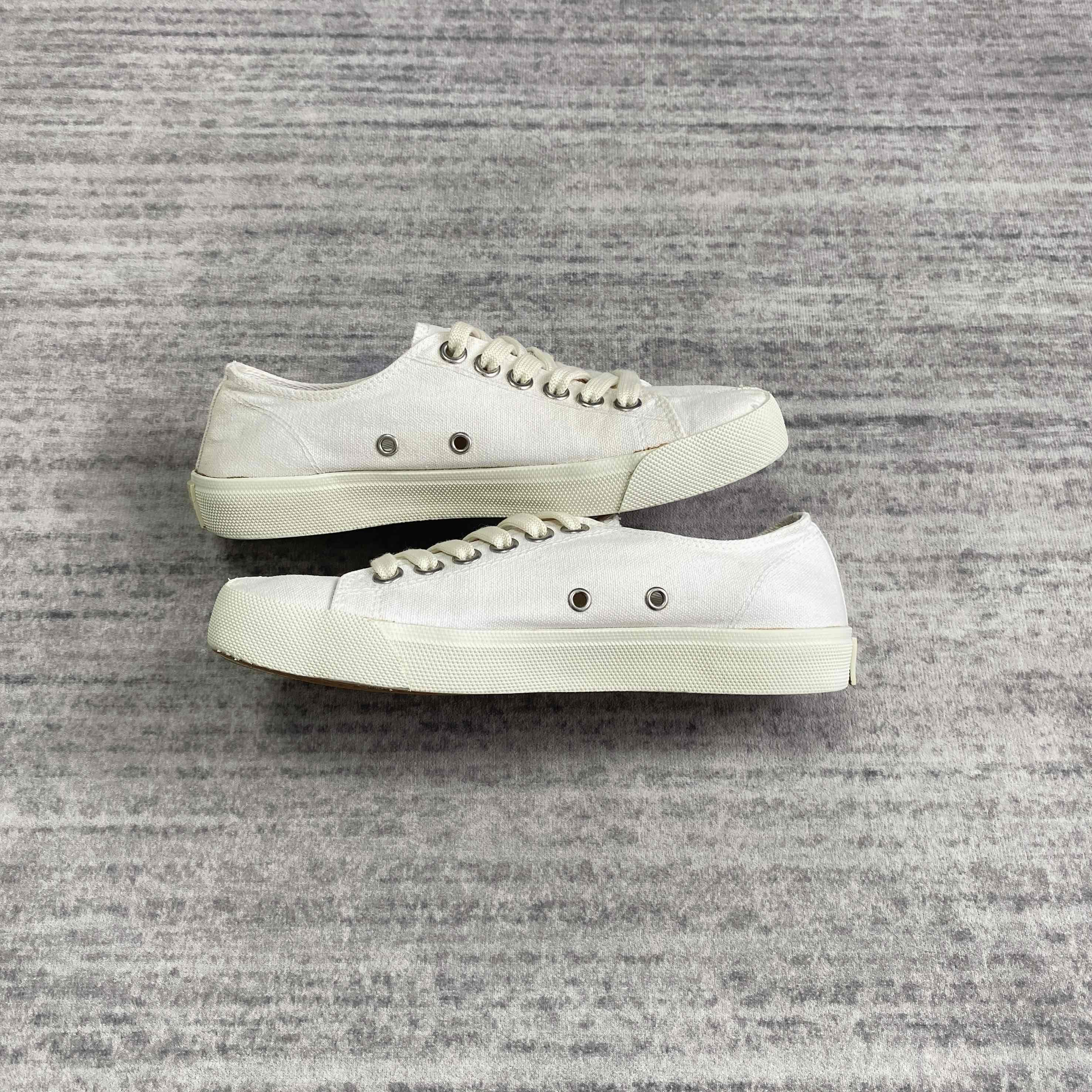 Maison Margiela Maison Margiela White Tabi Low-Top Sneakers Size 36 Size US 6 / IT 36 - 7 Thumbnail