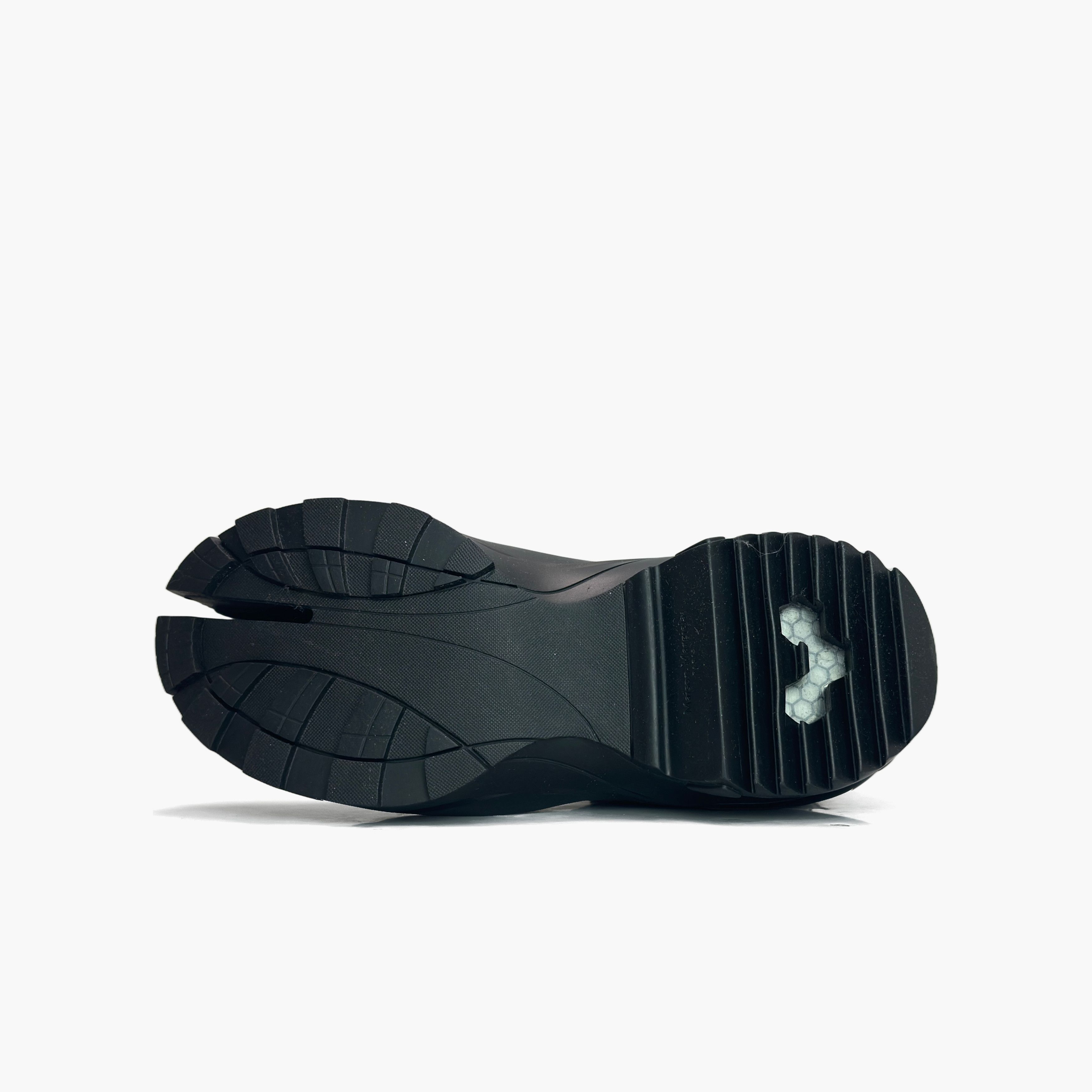 Maison Margiela × Reebok Maison Margiela x Reebok Tabi Pump Sneakers Size 7 Size US 7 / EU 40 - 8 Thumbnail