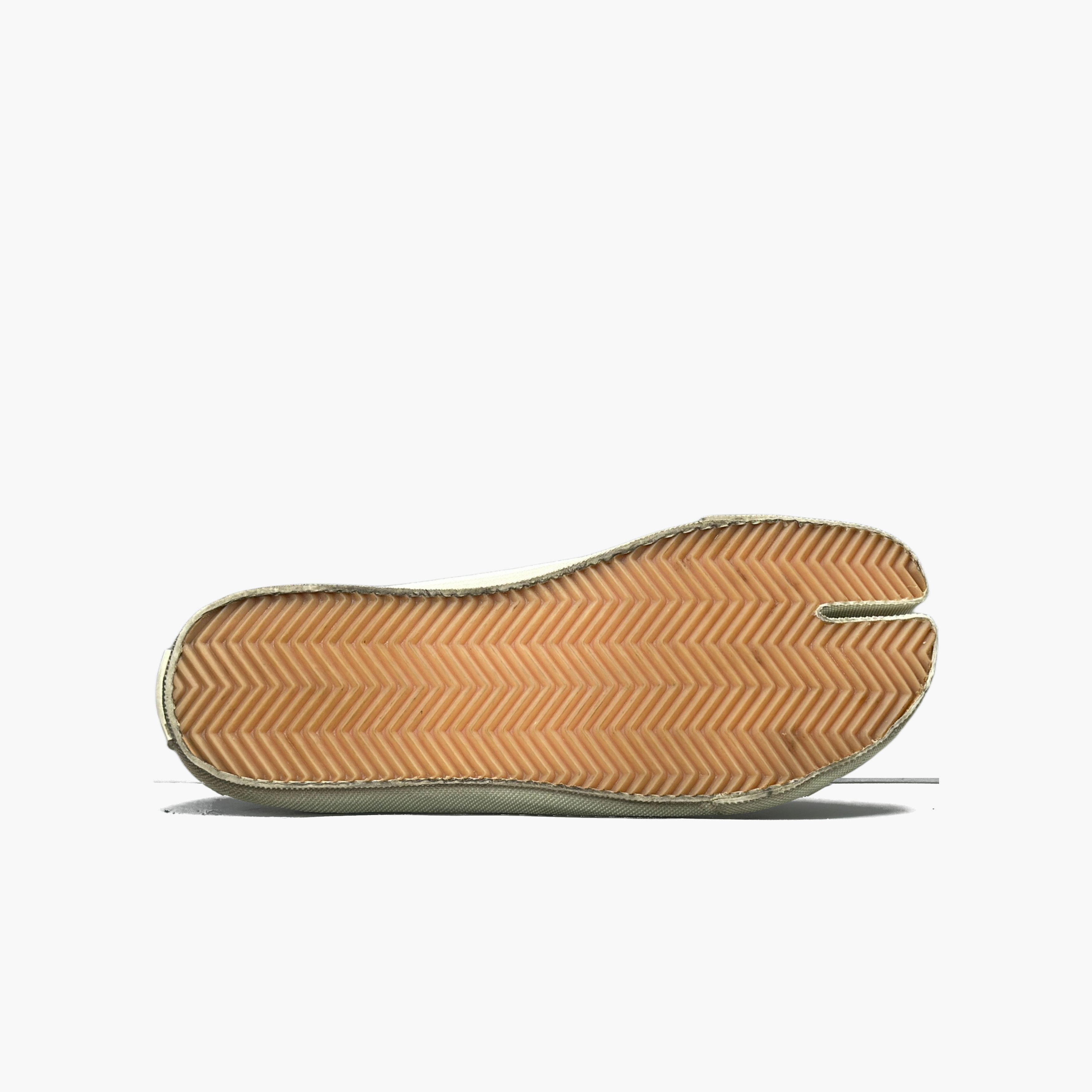 Maison Margiela Maison Margiela Tabi Low-Top Sneakers Size 37 Size US 7 / IT 37 - 7 Thumbnail
