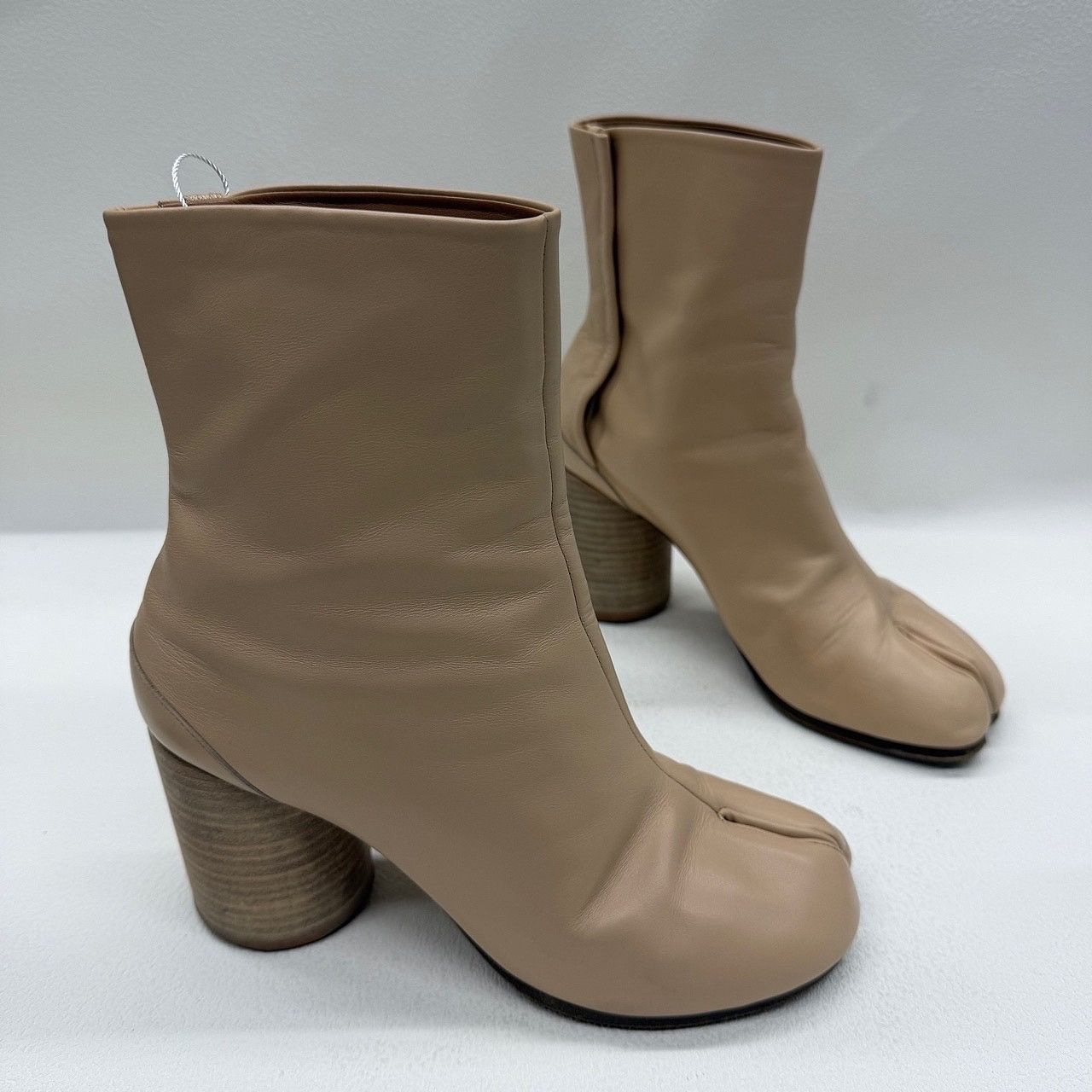 Maison Margiela Maison Margiela Tabi Ankle Boots Size 38 Size US 8 / IT 38 - 7 Thumbnail