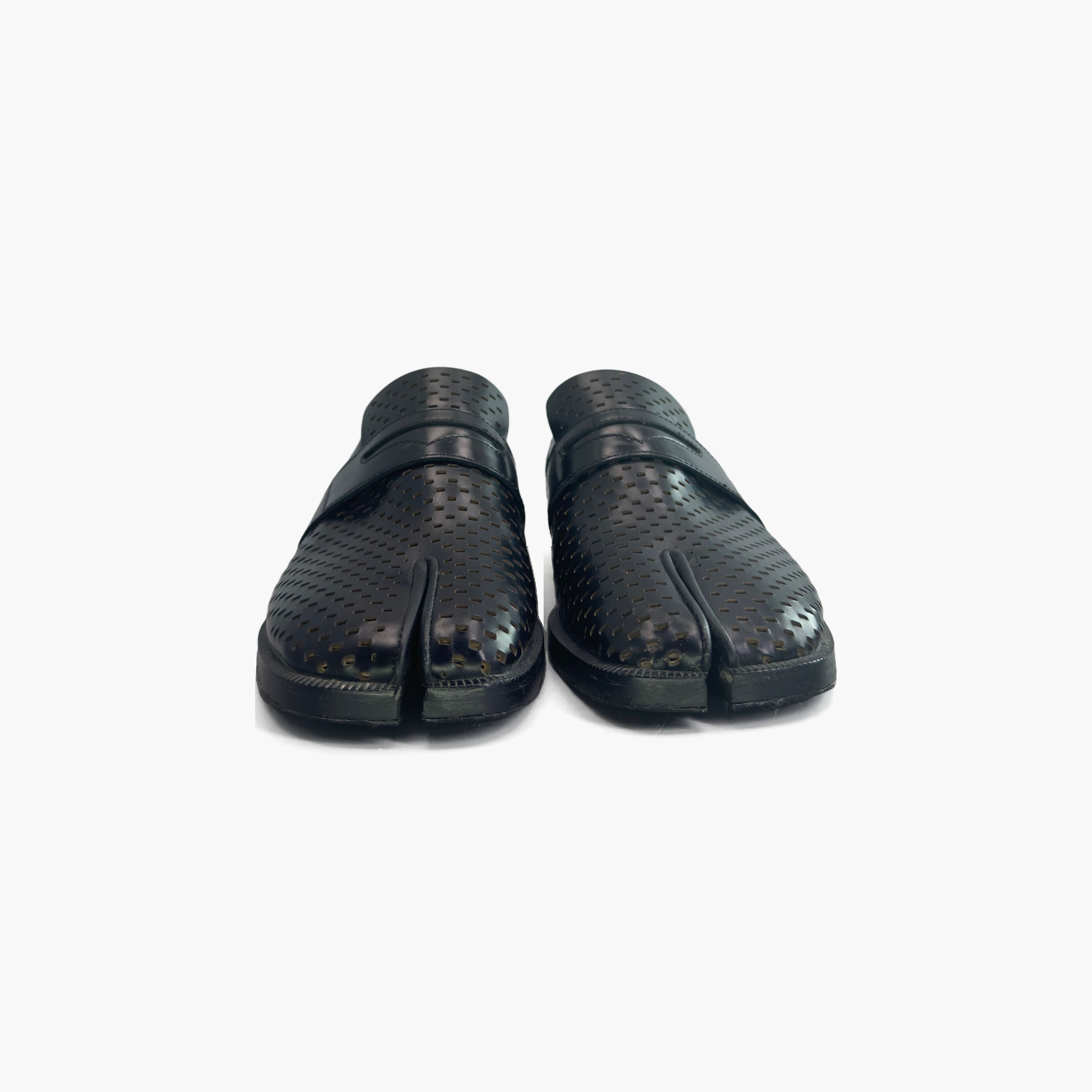 Maison Margiela Maison Margiela Perforated Tabi Loafers Size 37.5 Size US 7.5 / IT 37.5 - 5 Thumbnail