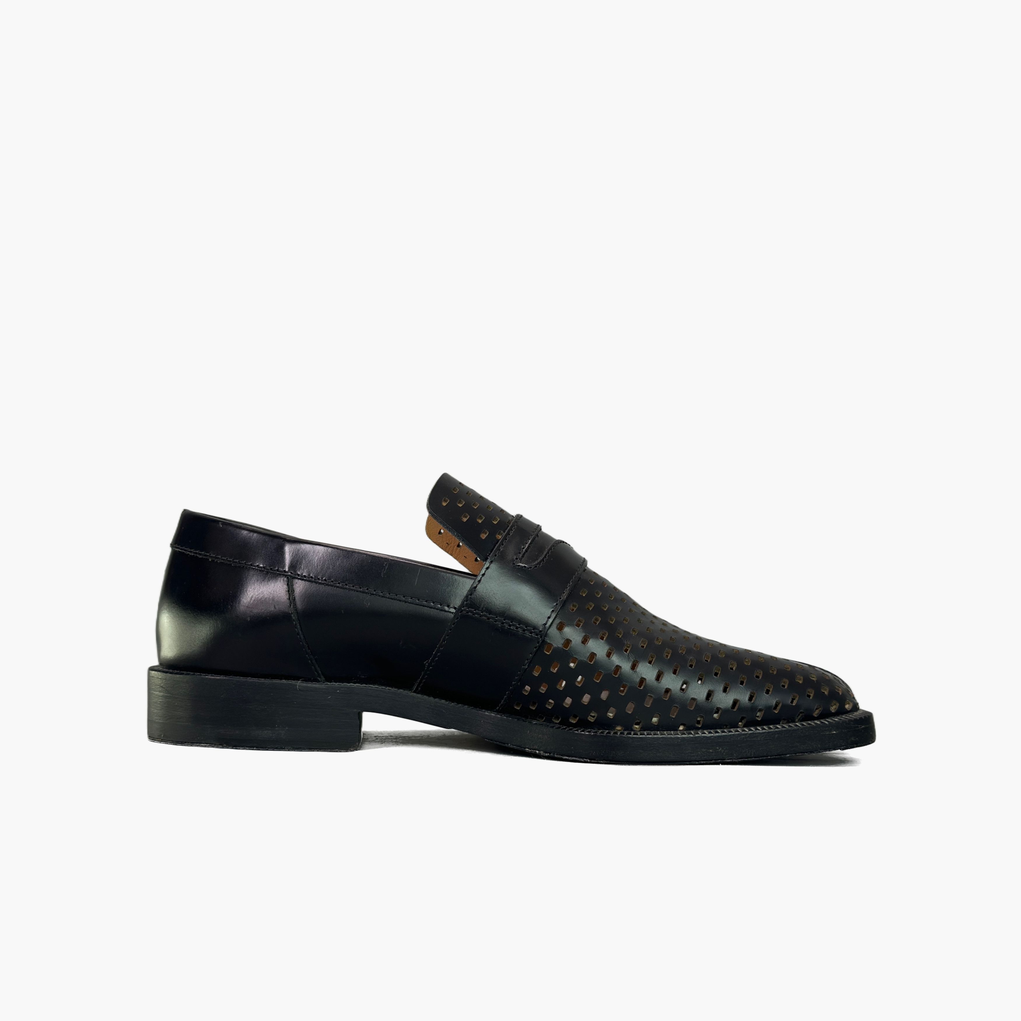 Maison Margiela Maison Margiela Perforated Tabi Loafers Size 37.5 Size US 7.5 / IT 37.5 - 2 Thumbnail
