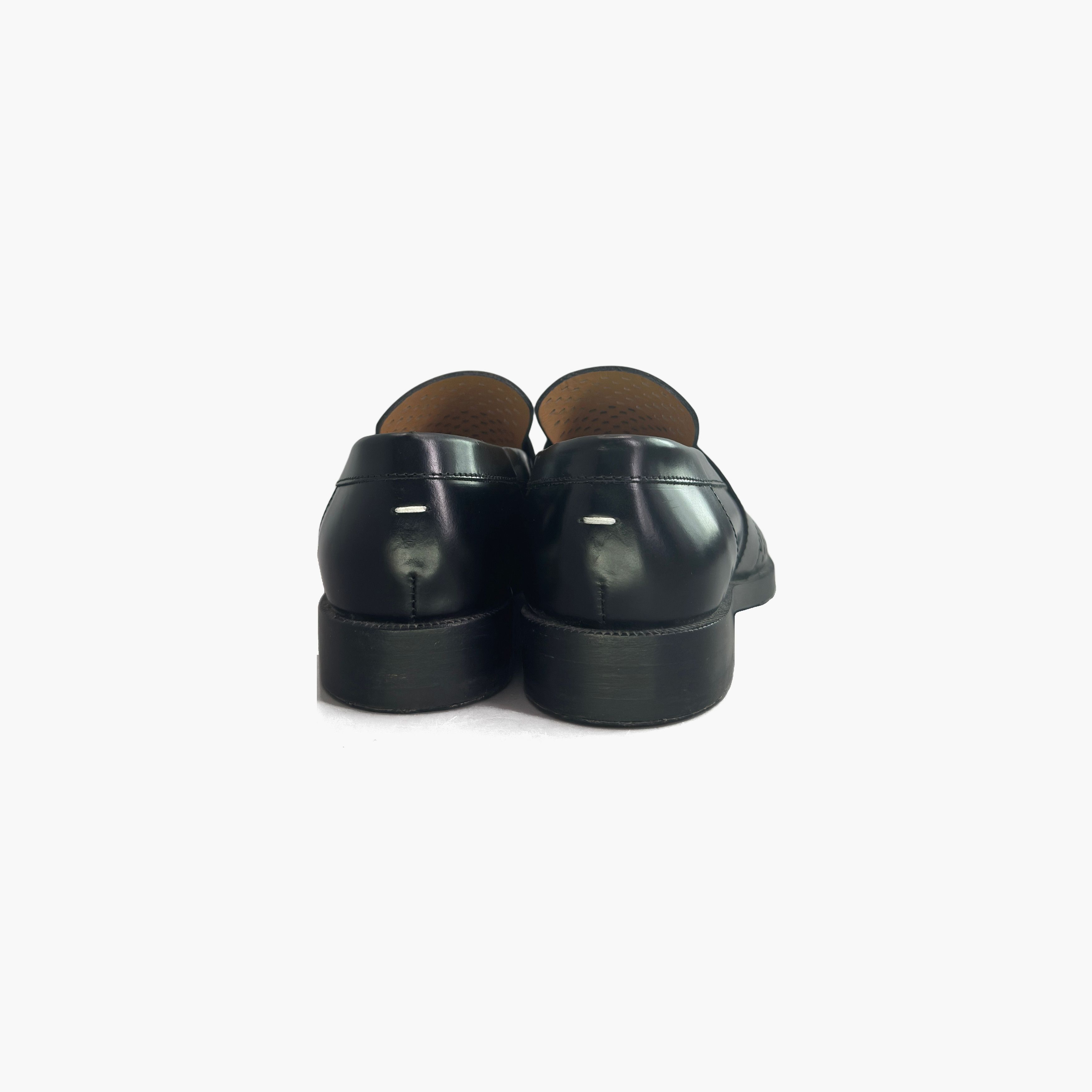 Maison Margiela Maison Margiela Perforated Tabi Loafers Size 37.5 Size US 7.5 / IT 37.5 - 6 Thumbnail