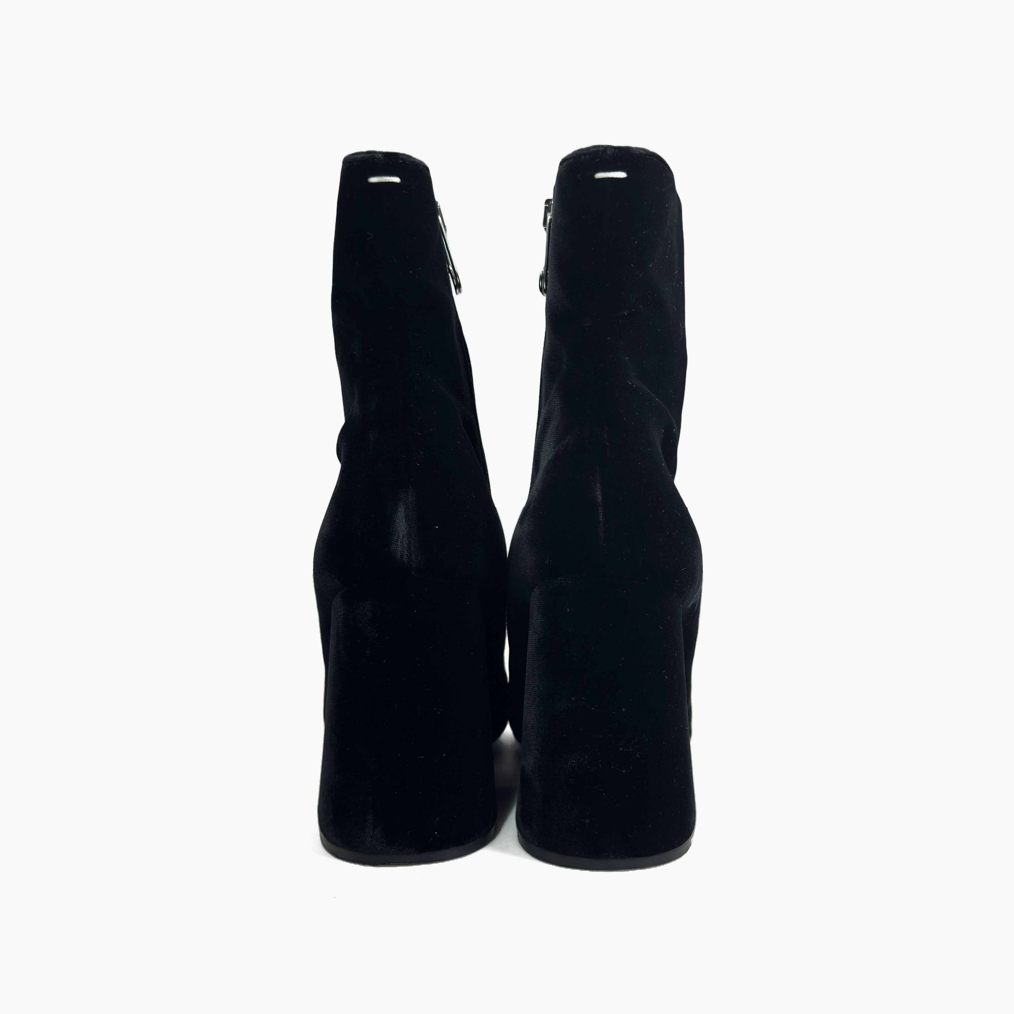 Maison Margiela Maison Margiela Velvet Tabi Boots Size 39 Size US 9 / IT 39 - 6 Thumbnail