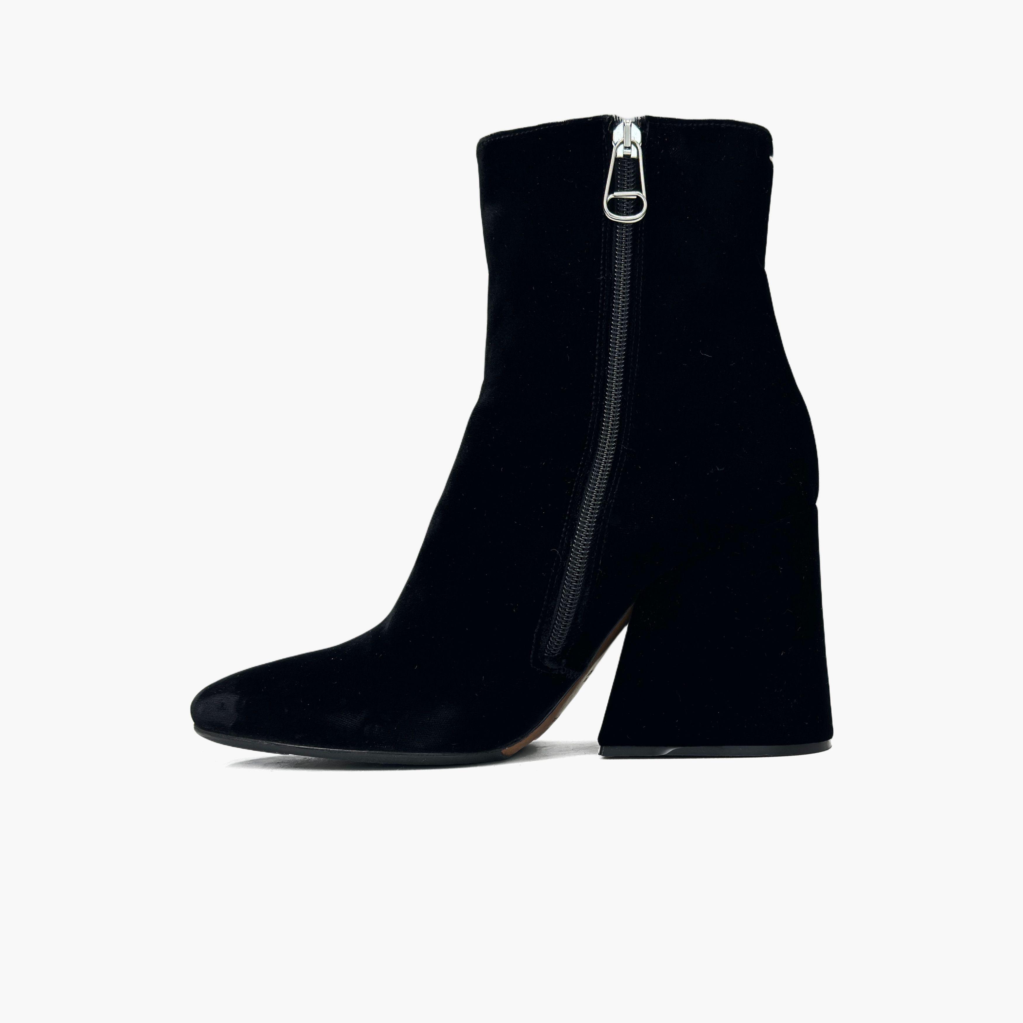 Maison Margiela Maison Margiela Velvet Tabi Boots Size 39 Size US 9 / IT 39 - 3 Thumbnail