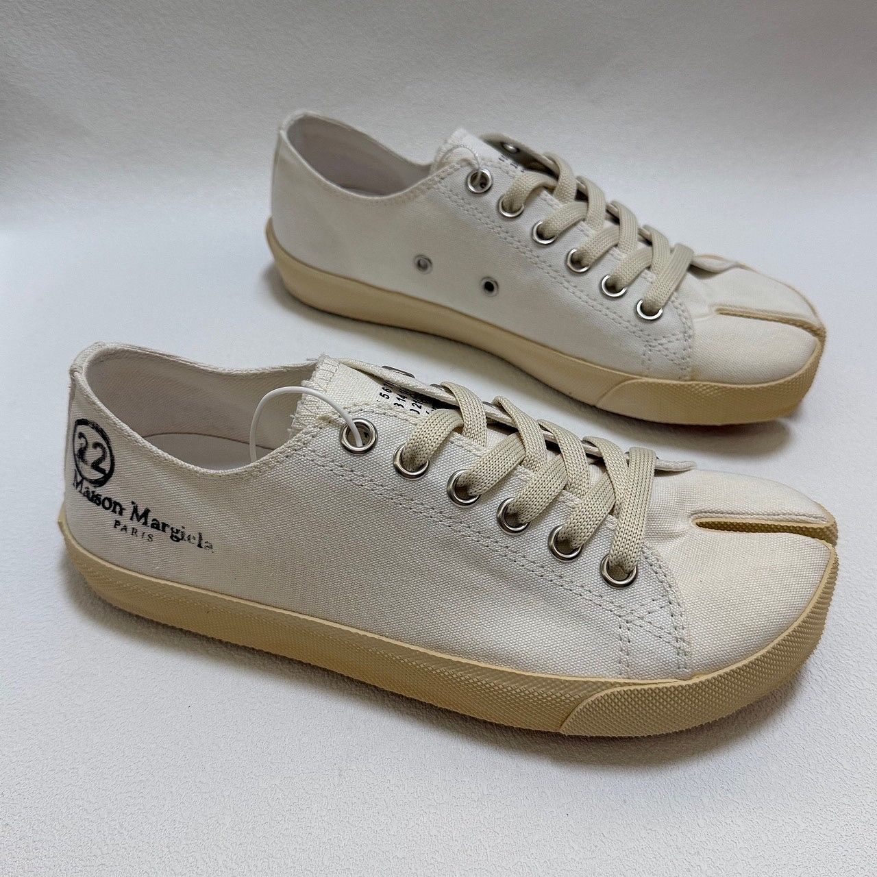 Maison Margiela Maison Margiela Tabi Low-Top Sneakers Size 38 Size US 8 / IT 38 - 7 Thumbnail