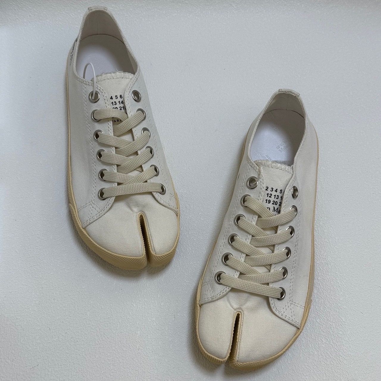 Maison Margiela Maison Margiela Tabi Low-Top Sneakers Size 38 Size US 8 / IT 38 - 9 Thumbnail