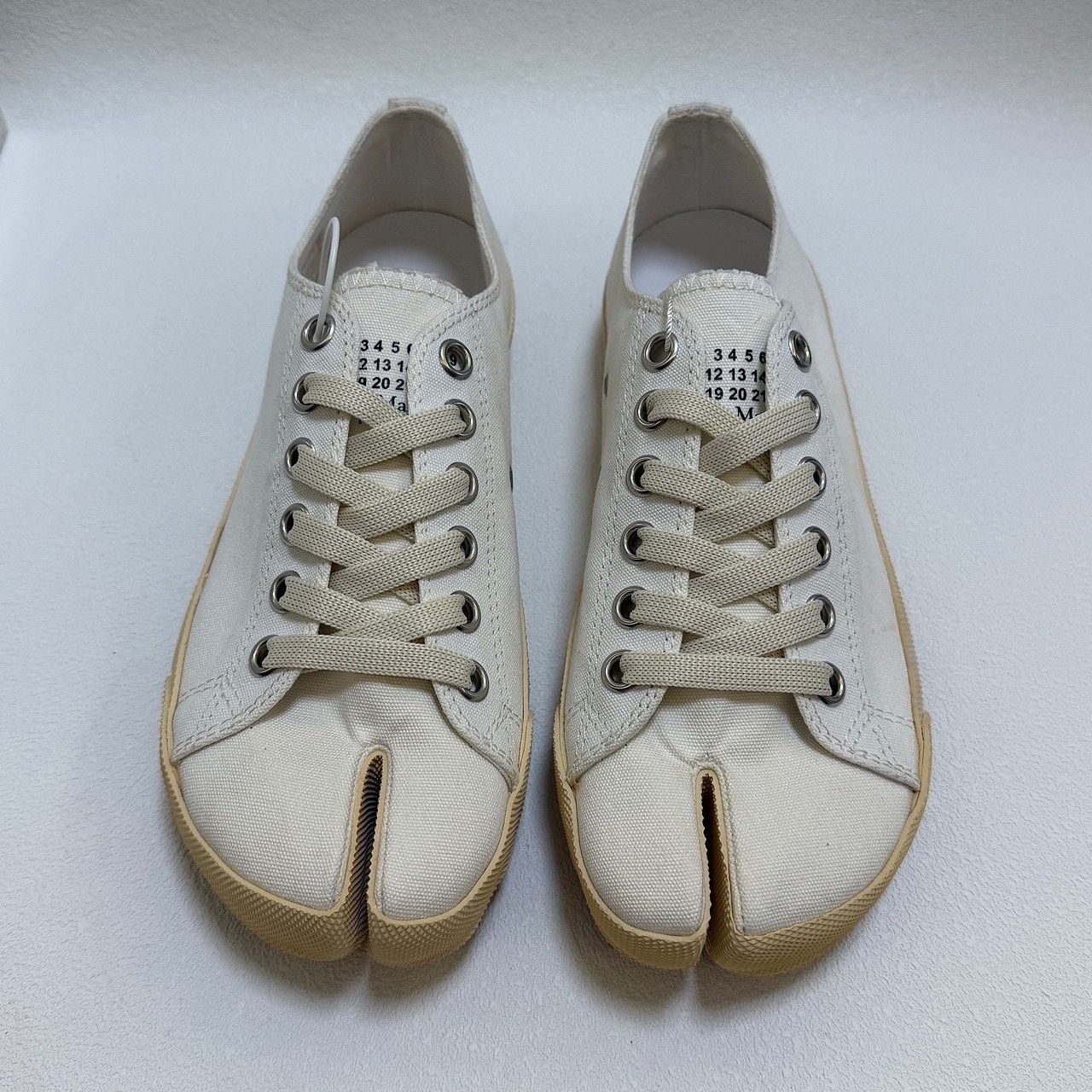 Maison Margiela Maison Margiela Tabi Low-Top Sneakers Size 38 Size US 8 / IT 38 - 2 Thumbnail