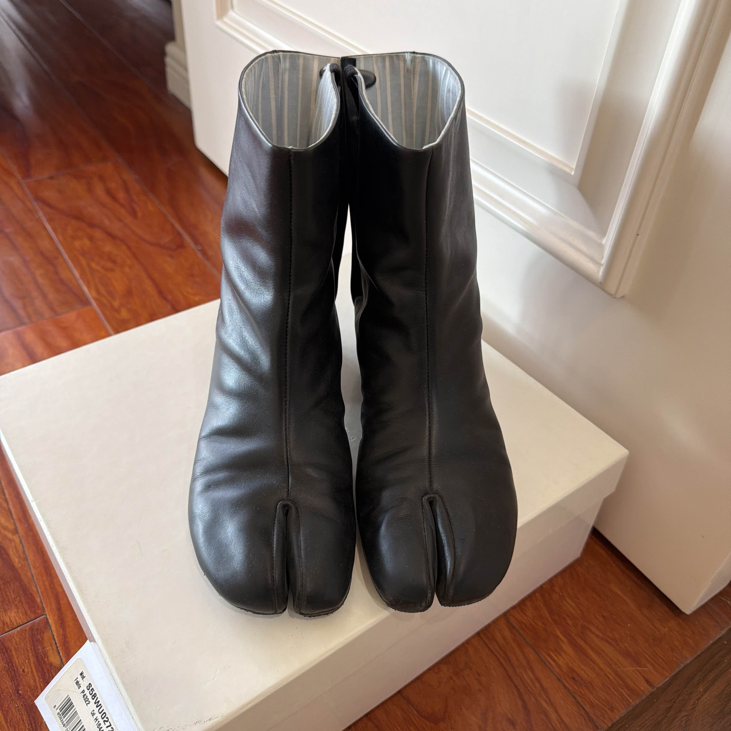 Maison Margiela Maison Margiela Black Leather Tabi Boots Size 38 Size US 8 / IT 38 - 2 Thumbnail