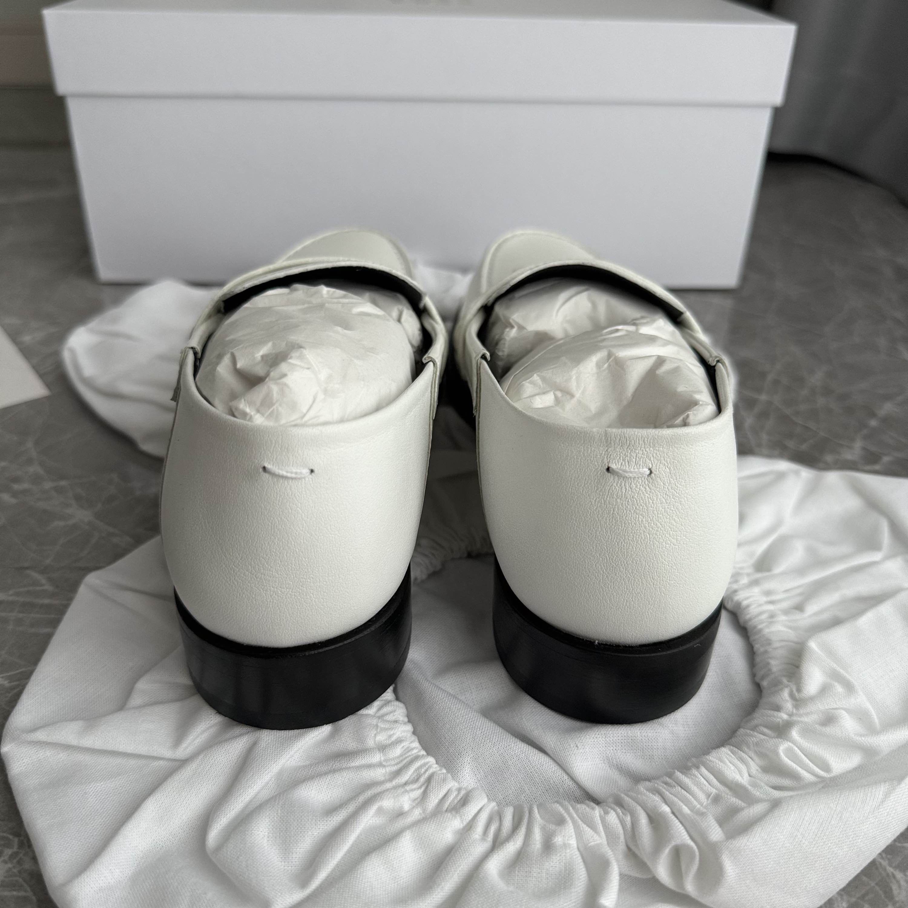 Maison Margiela Maison Margiela White Replica Loafers Size 36 Size US 6 / IT 36 - 3 Thumbnail