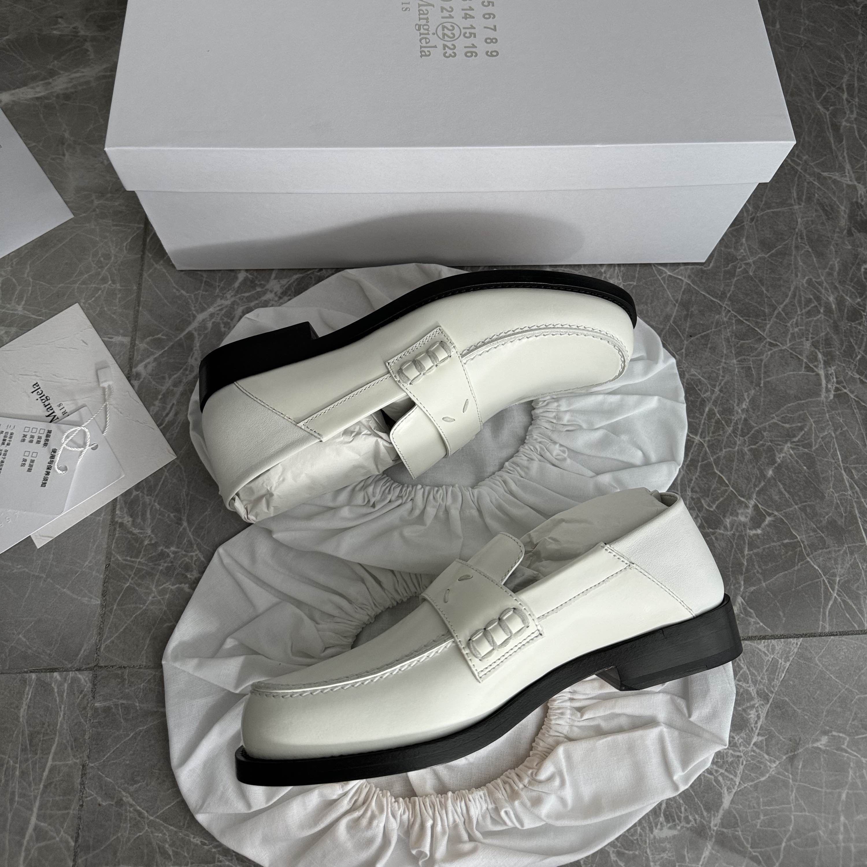 Maison Margiela Maison Margiela White Replica Loafers Size 36 Size US 6 / IT 36 - 7 Thumbnail